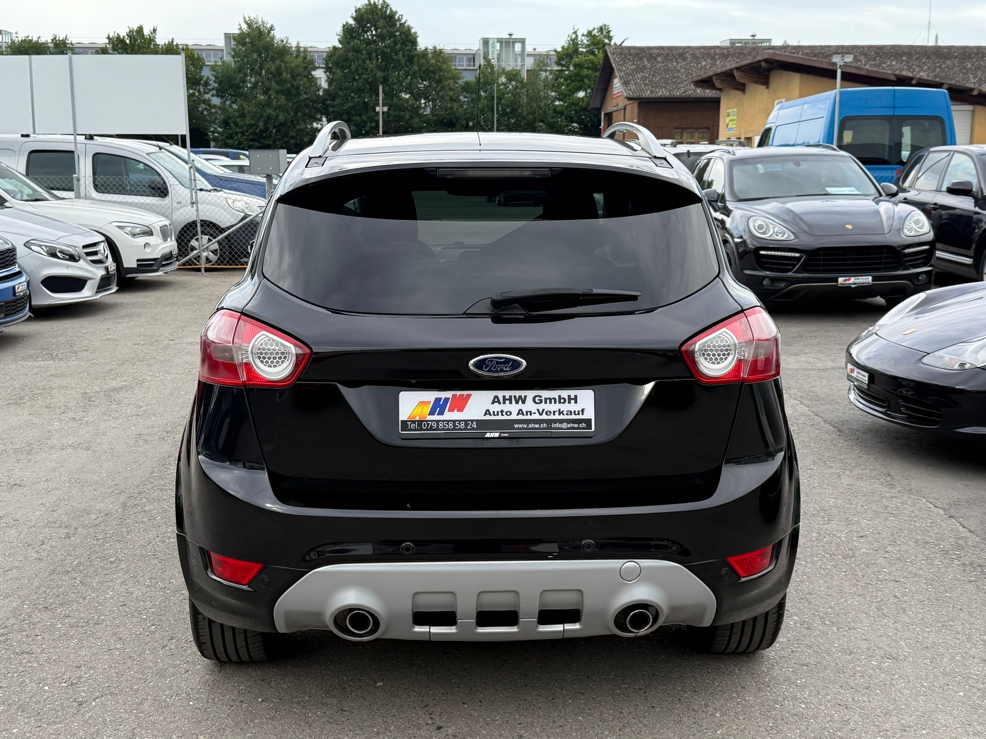 FORD Kuga 2.5 Turbo Titanium 4WD Automatic / Frisch ab MFK / Sportpaket / Navi / Rückfahrkamera / 8-fach Alu-image-4