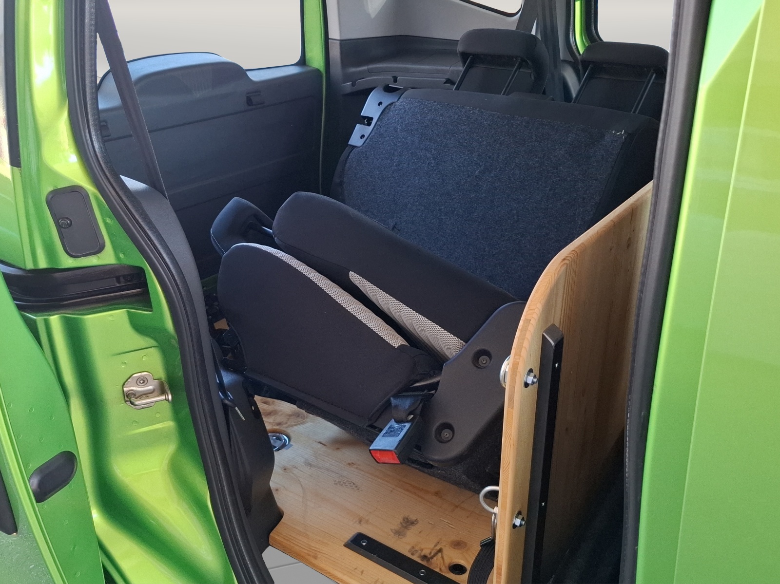 FIAT Qubo 1.4 Dynamic // MFK 24.02.2026 // 8-fach Aluminiumbereift-image-11