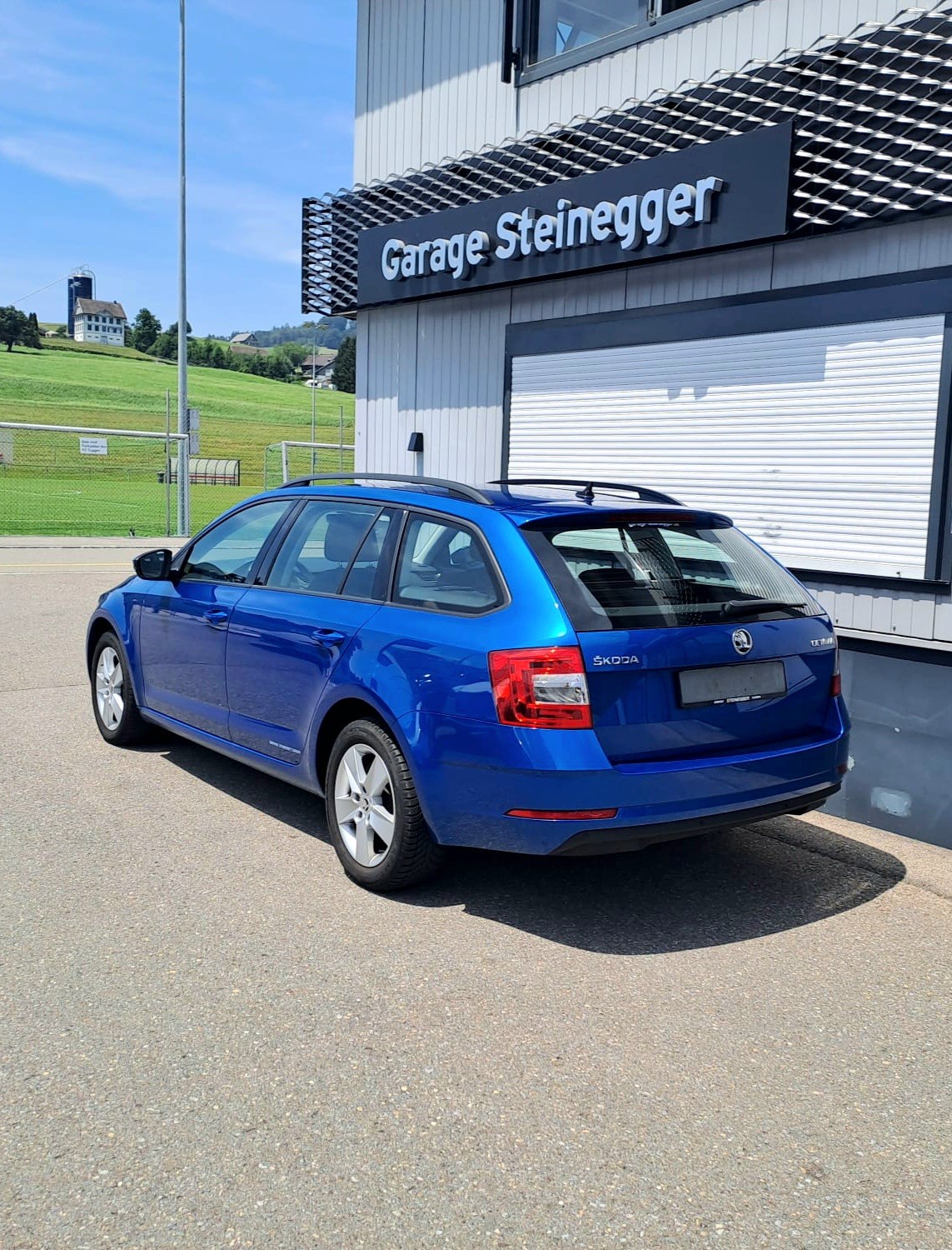 SKODA Octavia Combi 2.0 TDI Style DSG-image-7