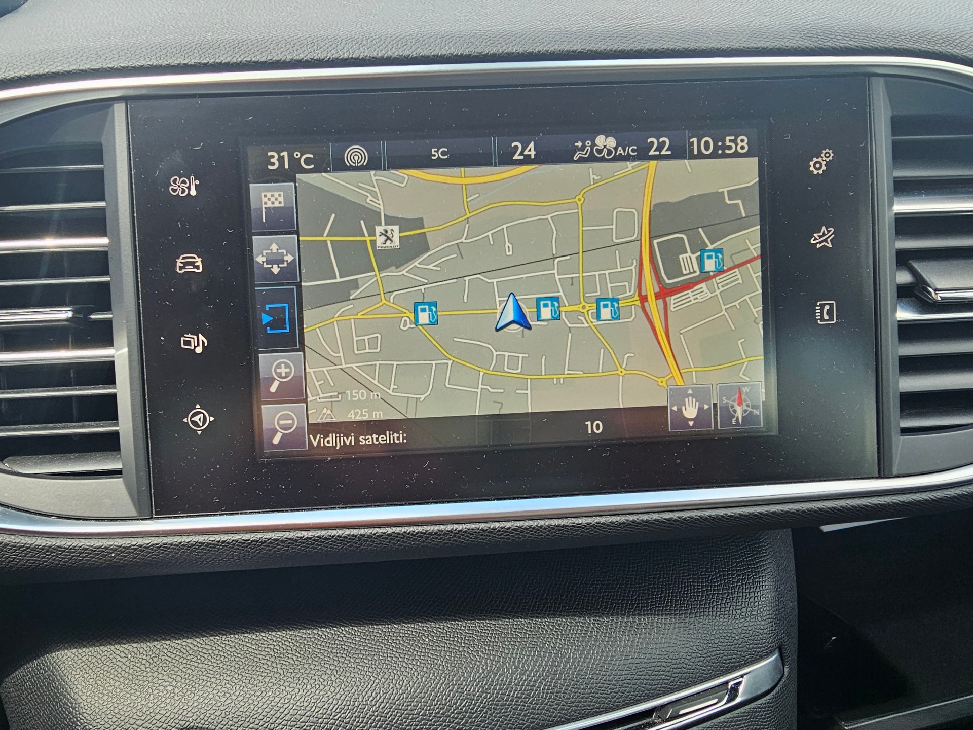 PEUGEOT 308 1.2 THP GT Line-image-9