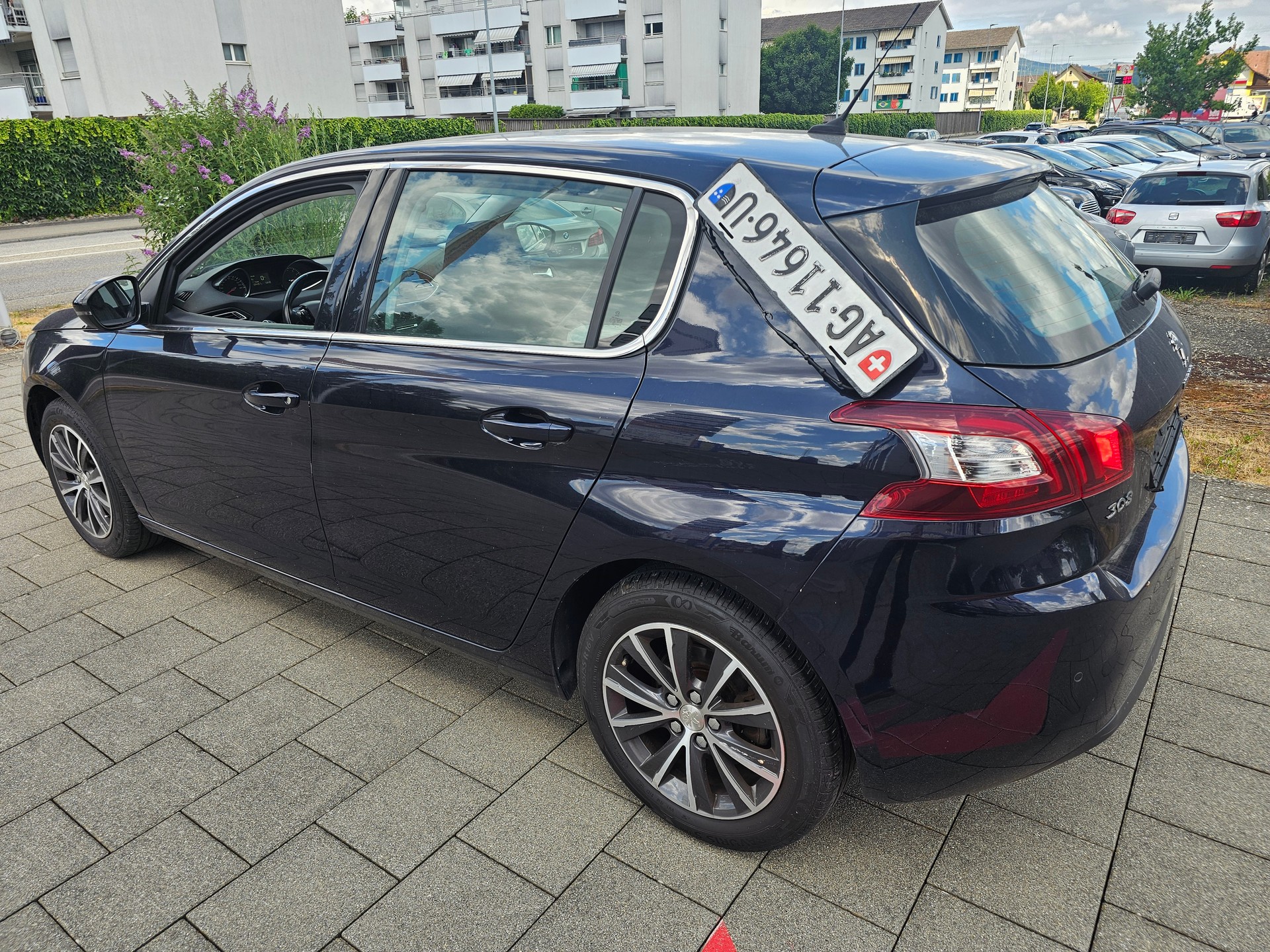 PEUGEOT 308 1.2 THP GT Line-image-2