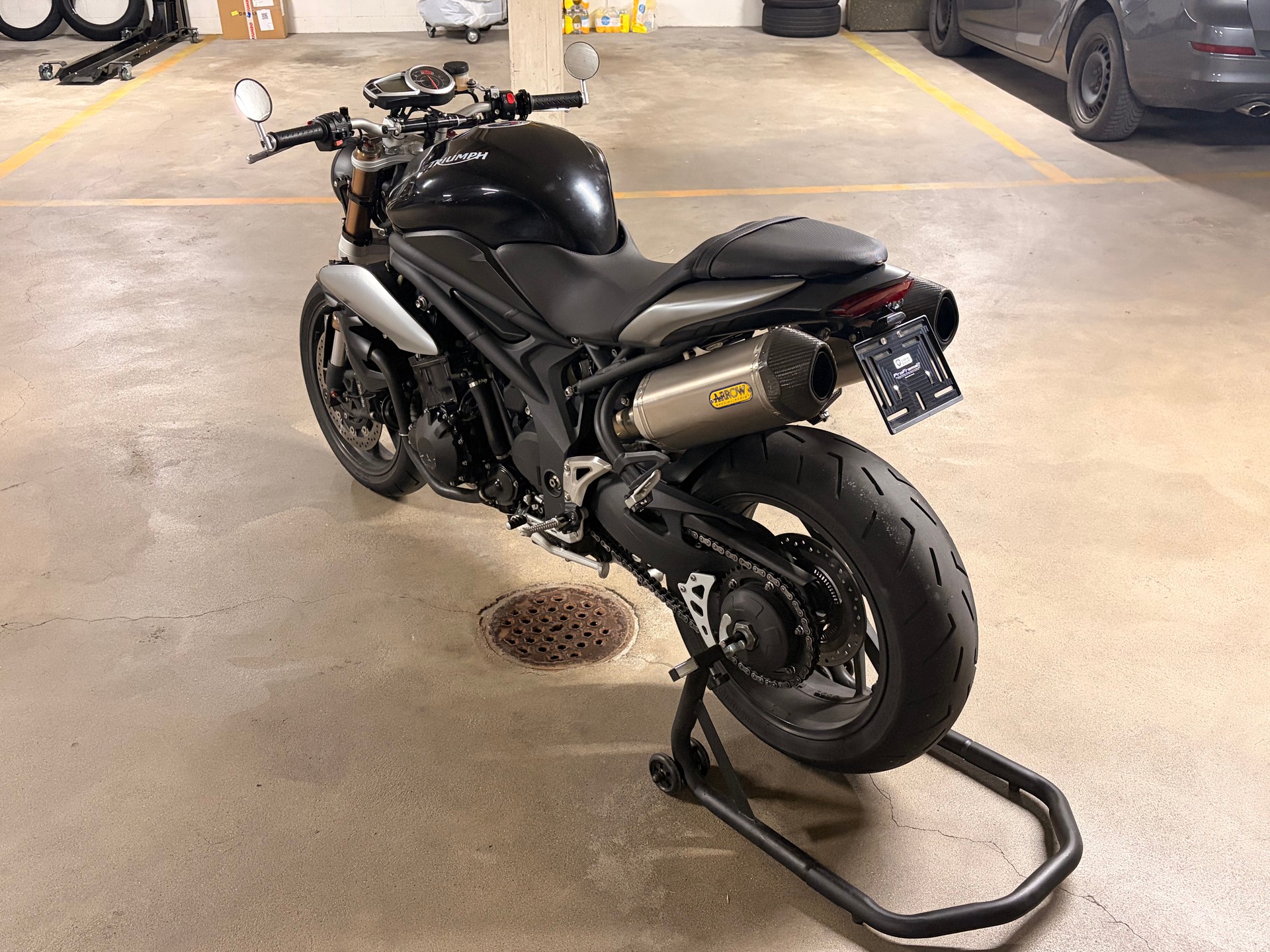 TRIUMPH Speed Triple 1050 ABS-image-2