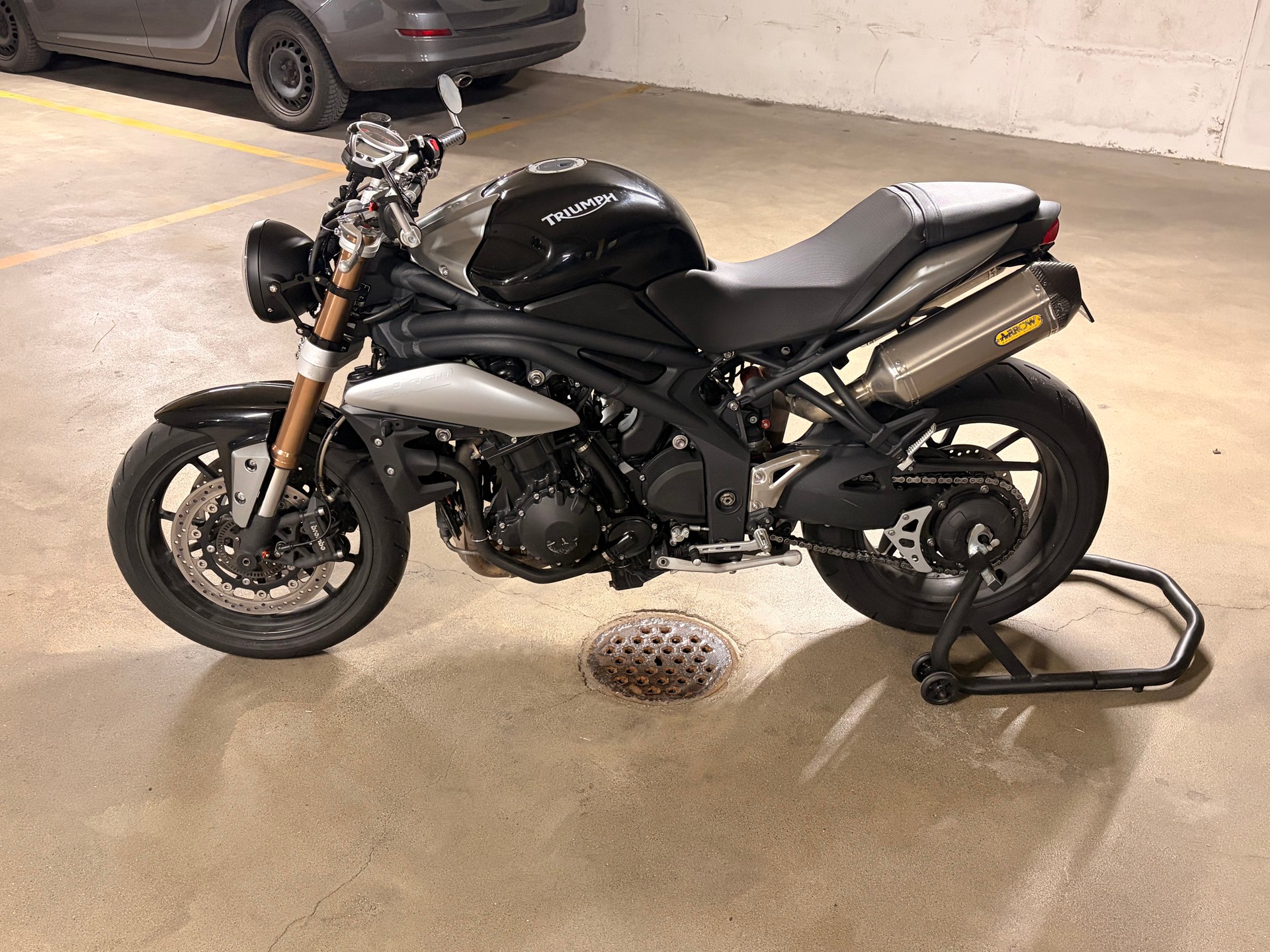 TRIUMPH Speed Triple 1050 ABS-image-1