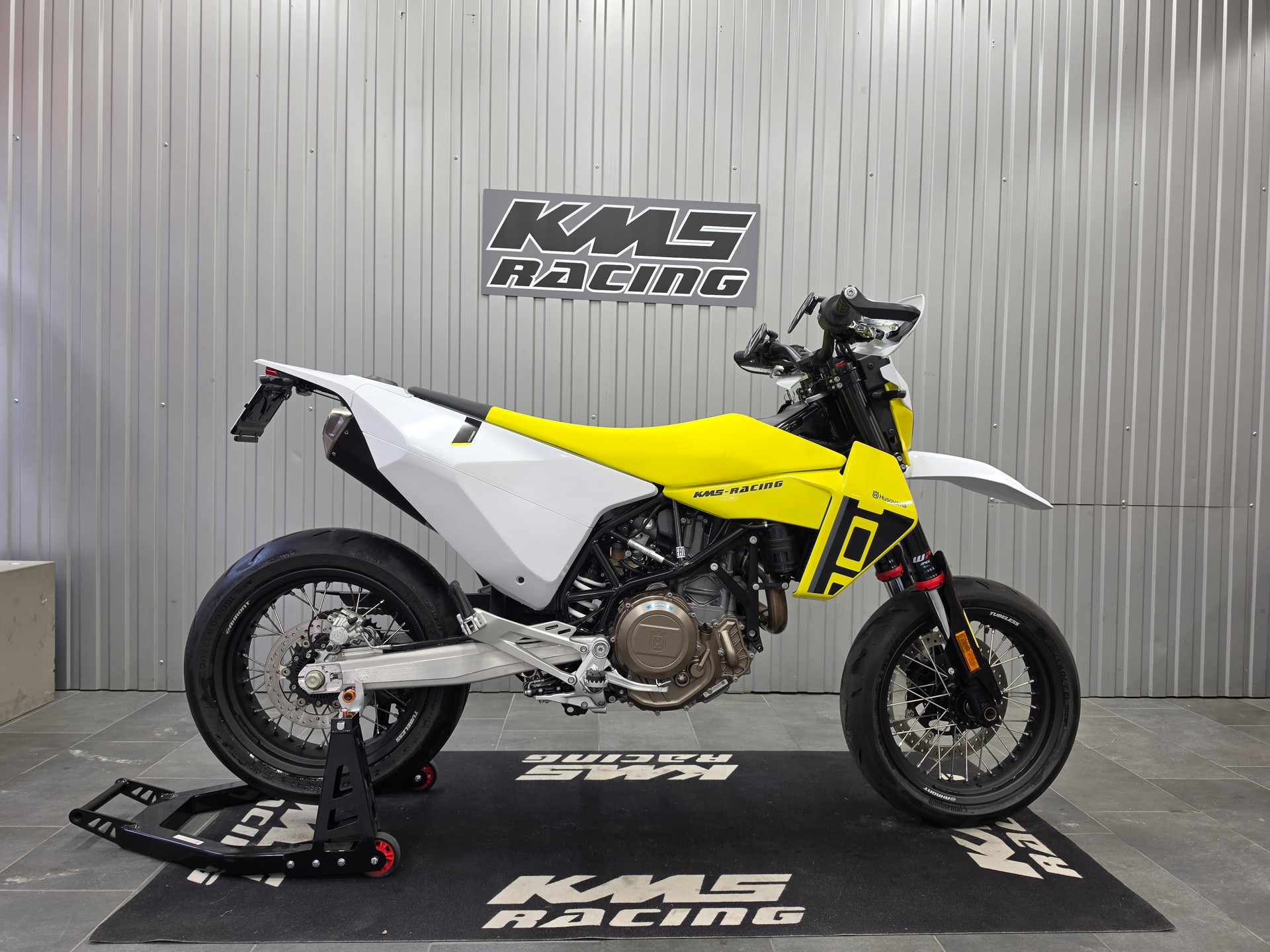 HUSQVARNA 701 Supermoto-image-0