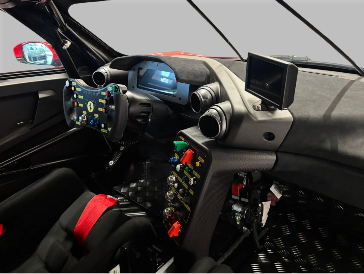 FERRARI 296 Challenge-image-8