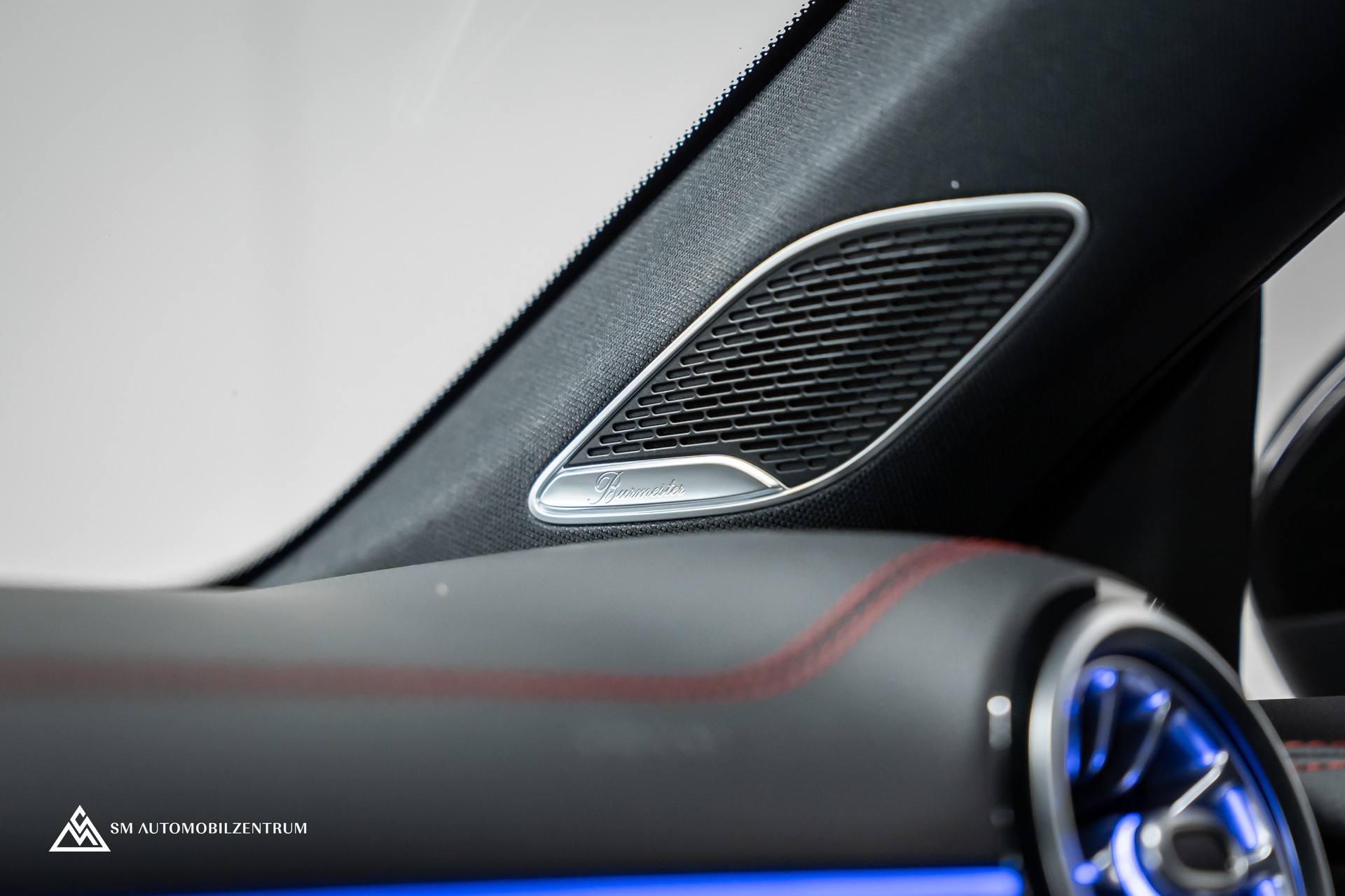 MERCEDES-BENZ CLA 45 S AMG 4matic+ / Aeropaket / Designo Magno / 360° / Head-Up / Burmester-image-21
