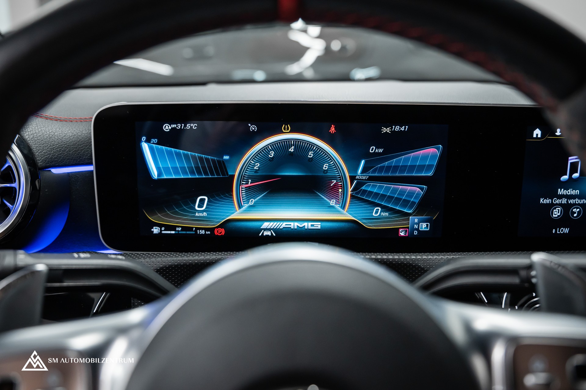 MERCEDES-BENZ CLA 45 S AMG 4matic+ / Aeropaket / Designo Magno / 360° / Head-Up / Burmester-image-24