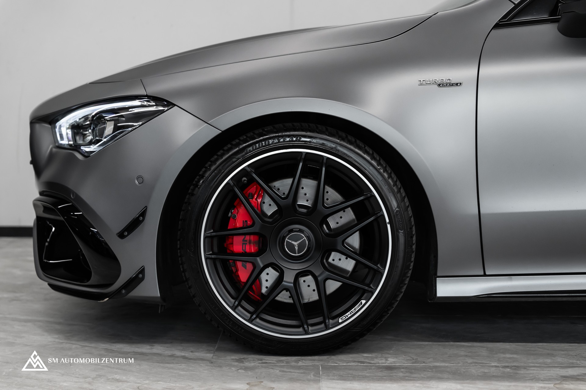 MERCEDES-BENZ CLA 45 S AMG 4matic+ / Aeropaket / Designo Magno / 360° / Head-Up / Burmester-image-8