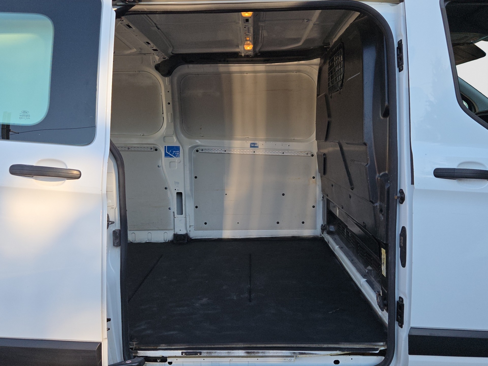 FORD Transit Custom Van 320 L2H1 Trend-image-12