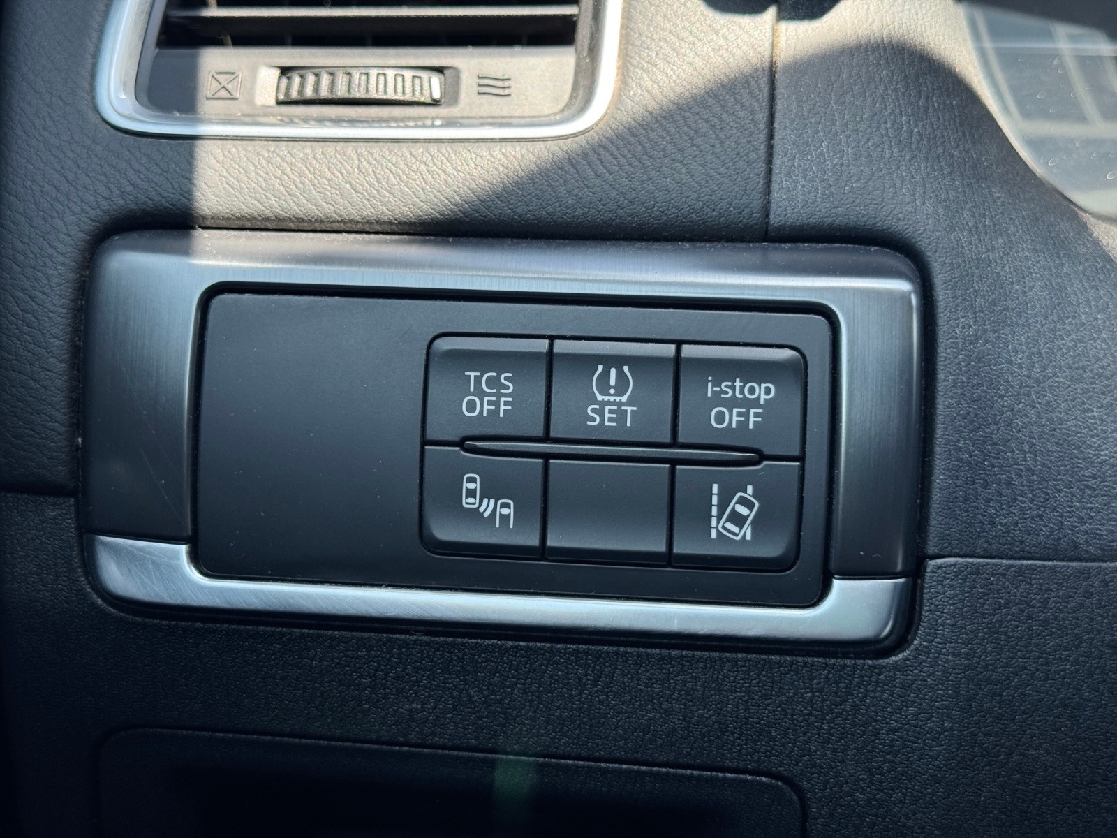 MAZDA CX-5 2.0 Ambition AWD Automatic-image-17