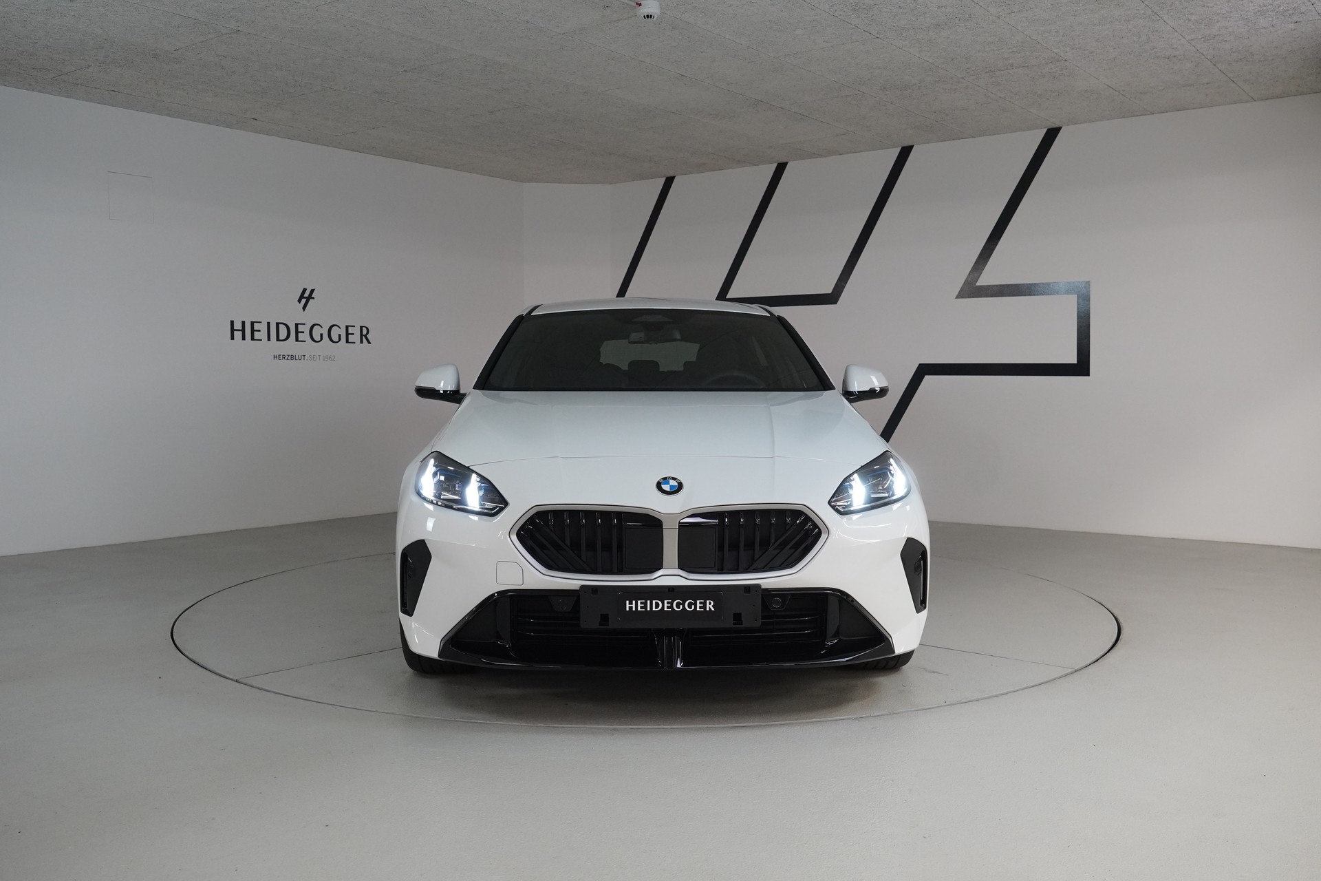 BMW 116 Steptronic M Sport-showroom-element-1