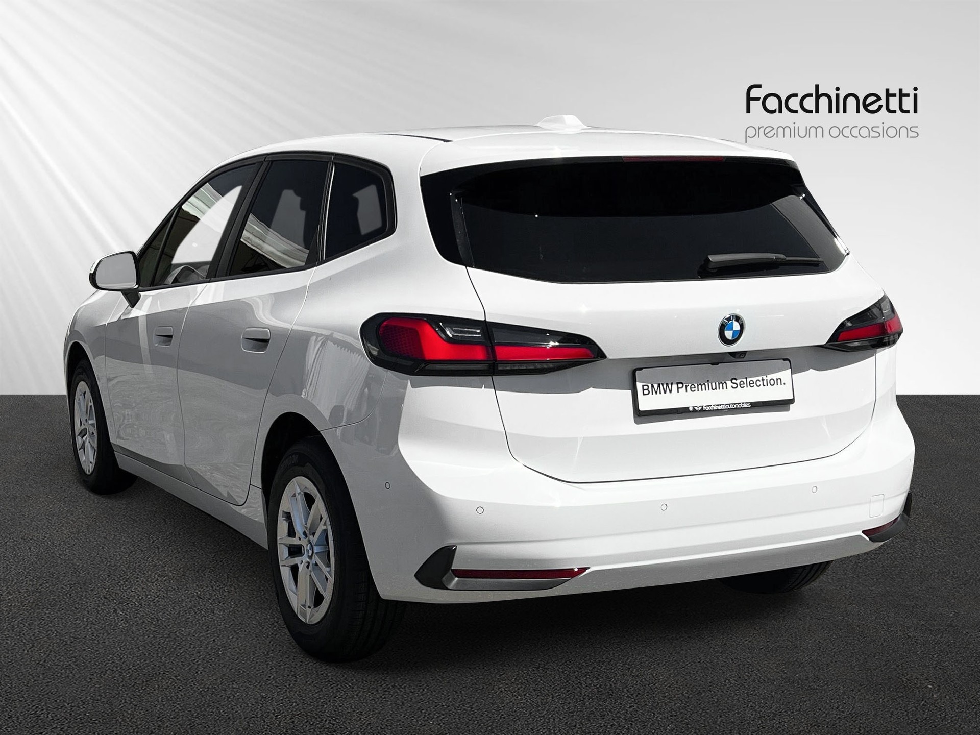 BMW 218d Active Tourer DKG-showroom-element-2