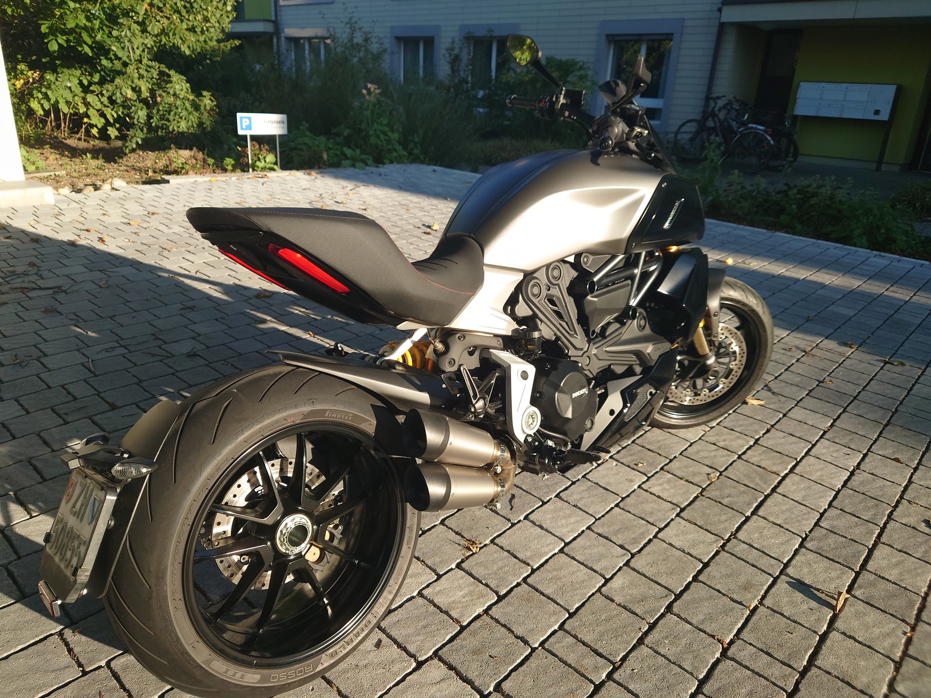 DUCATI Diavel 1260 S-image-1