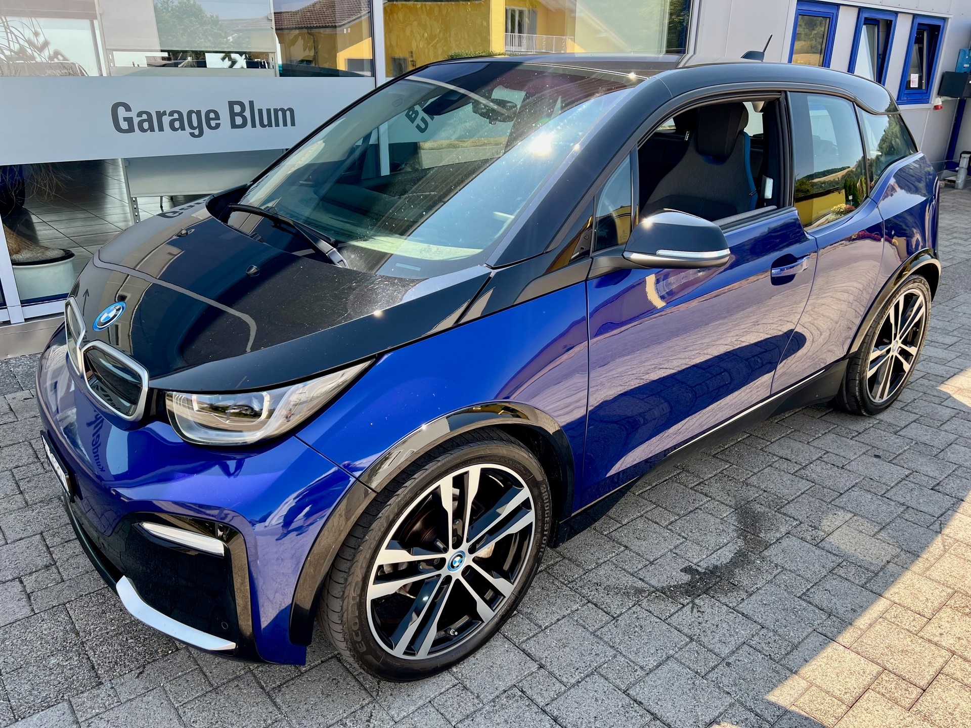 BMW i3s (120Ah)-showroom-element-2