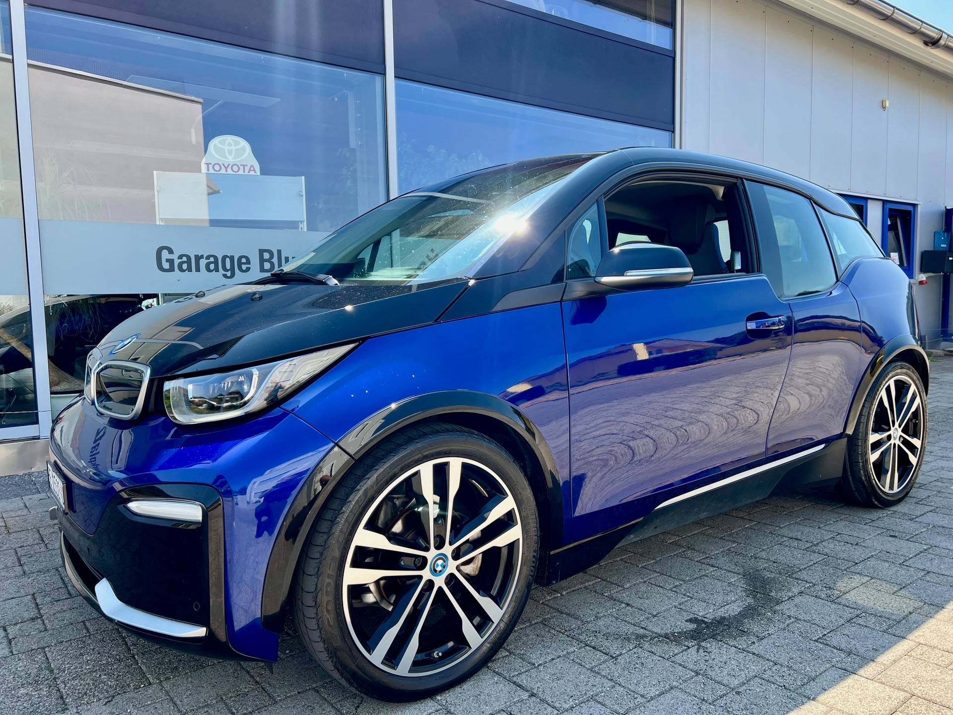 BMW i3s (120Ah)-showroom-element-3