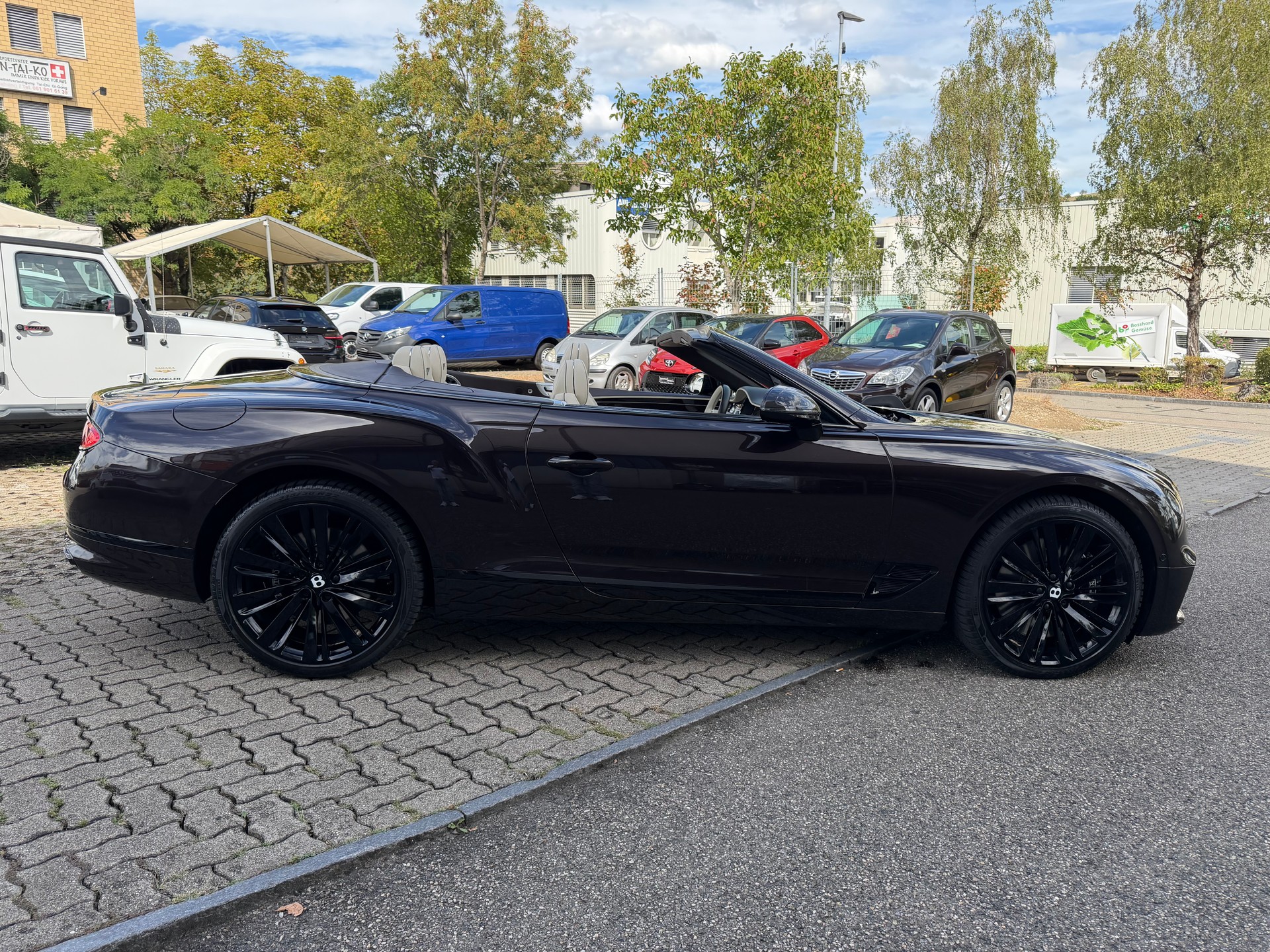 BENTLEY Continental GTC 4.0 V8-showroom-element-3