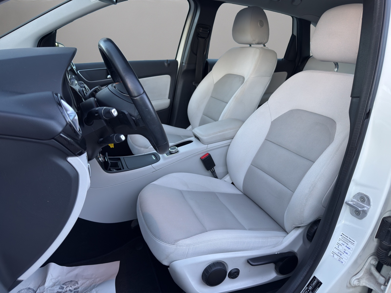 MERCEDES-BENZ B 200 7G-DCT-image-8