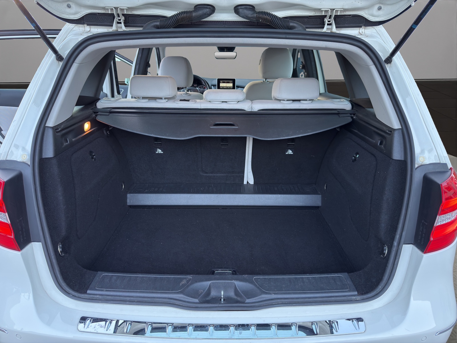 MERCEDES-BENZ B 200 7G-DCT-image-18