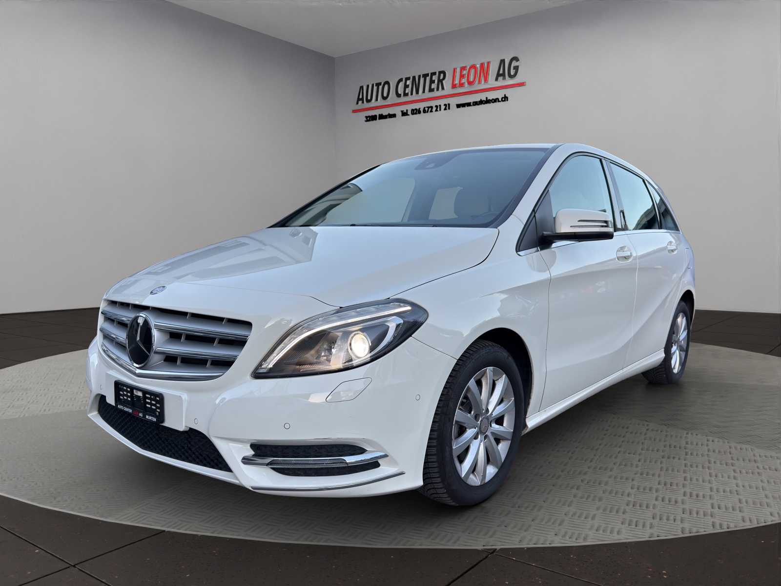 MERCEDES-BENZ B 200 7G-DCT-showroom-element-1