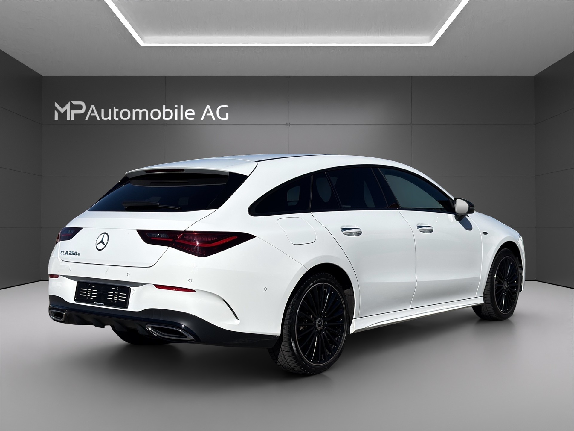MERCEDES-BENZ CLA 250 e EQ Star AMG Line Shooting Brake-showroom-element-2