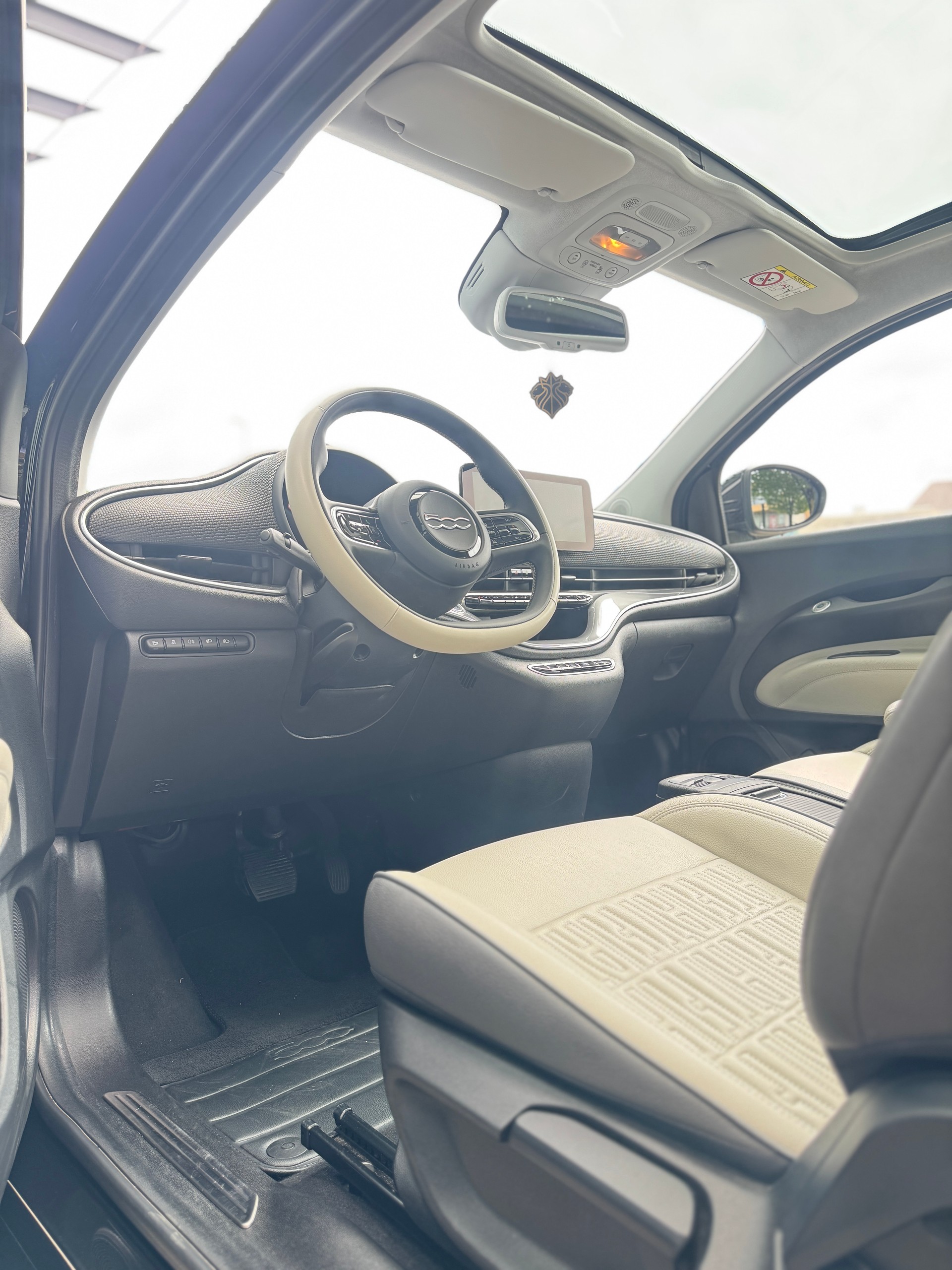FIAT 500 electric 87 kW La Prima-image-9