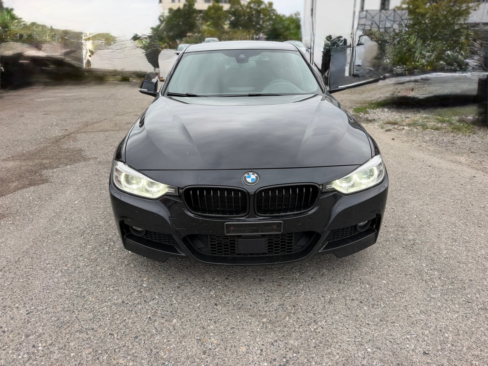 BMW 330d xDrive Touring Steptronic-showroom-element-1