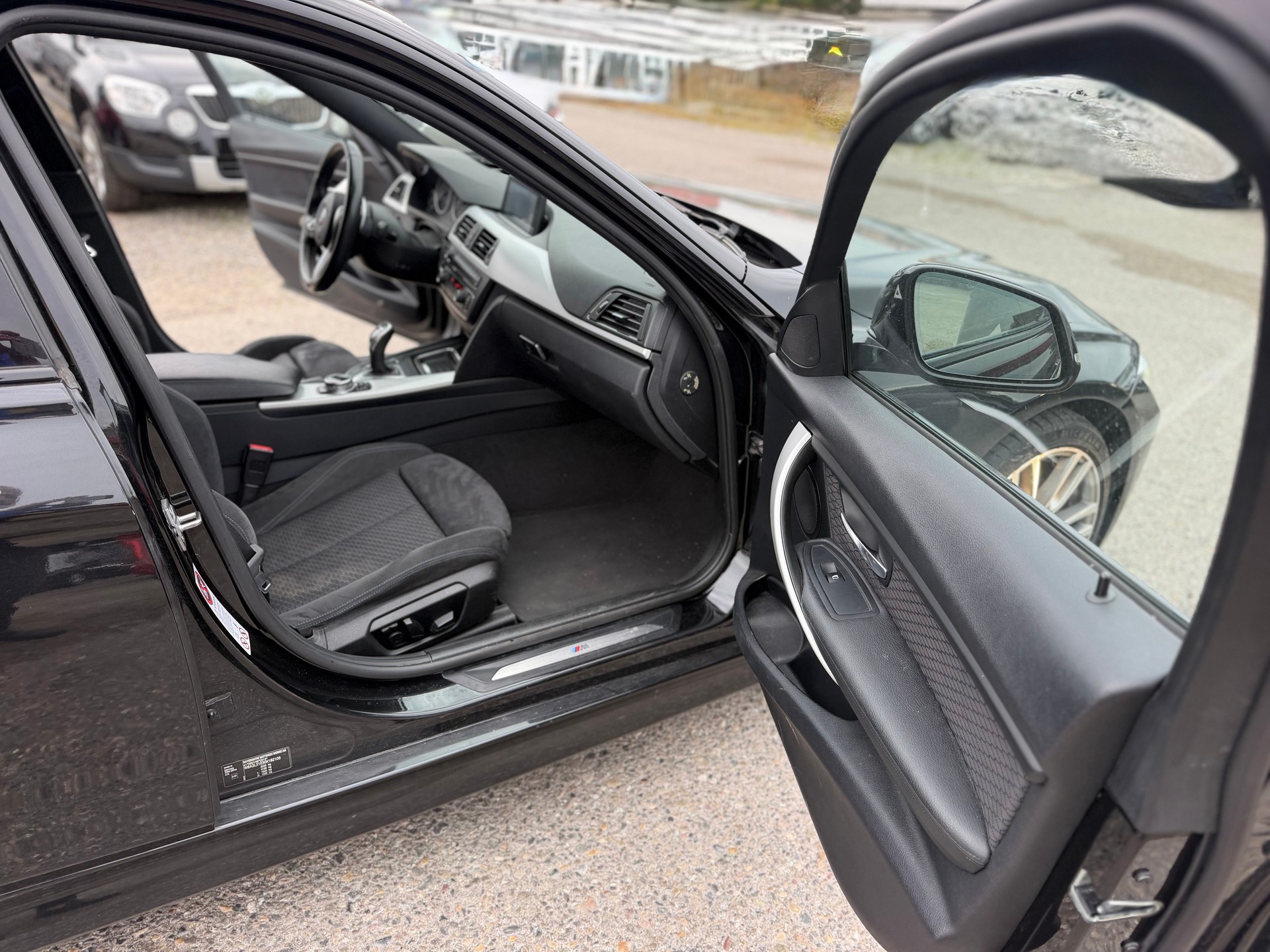 BMW 330d xDrive Touring Steptronic-image-14