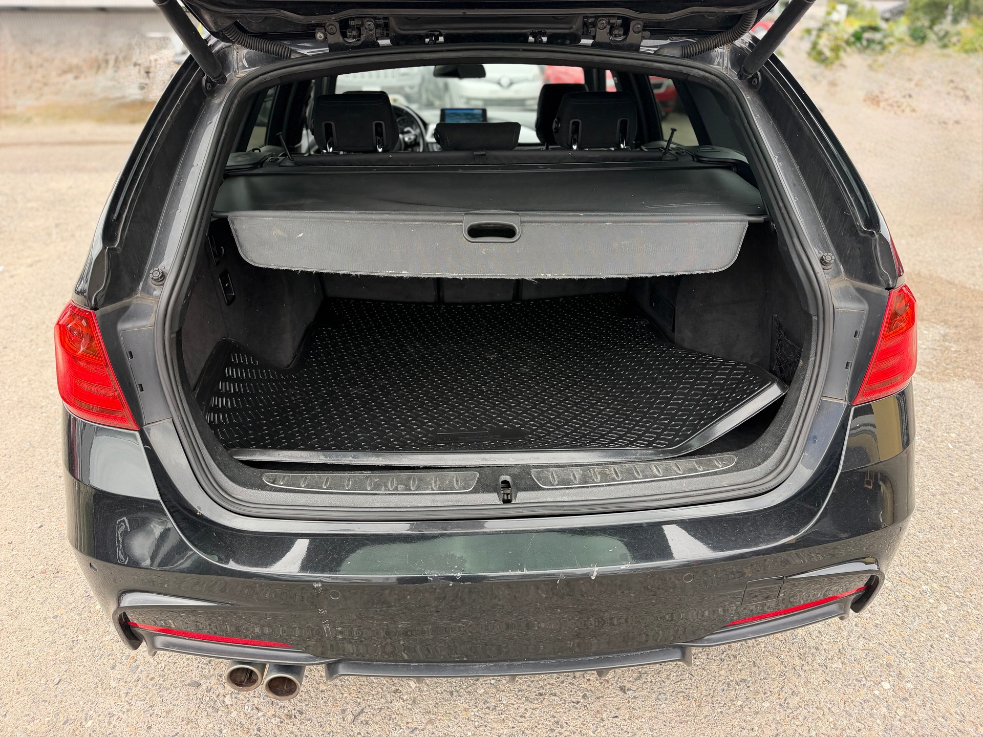 BMW 330d xDrive Touring Steptronic-image-8