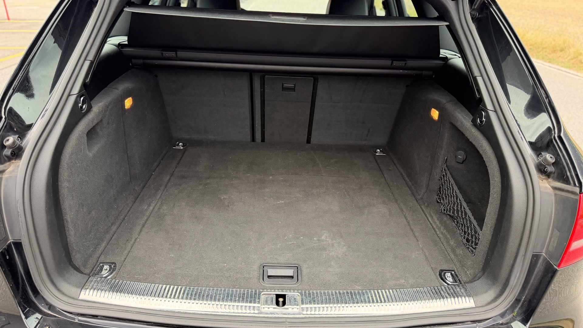 AUDI A4 Avant 2.0 TDI quattro-image-11