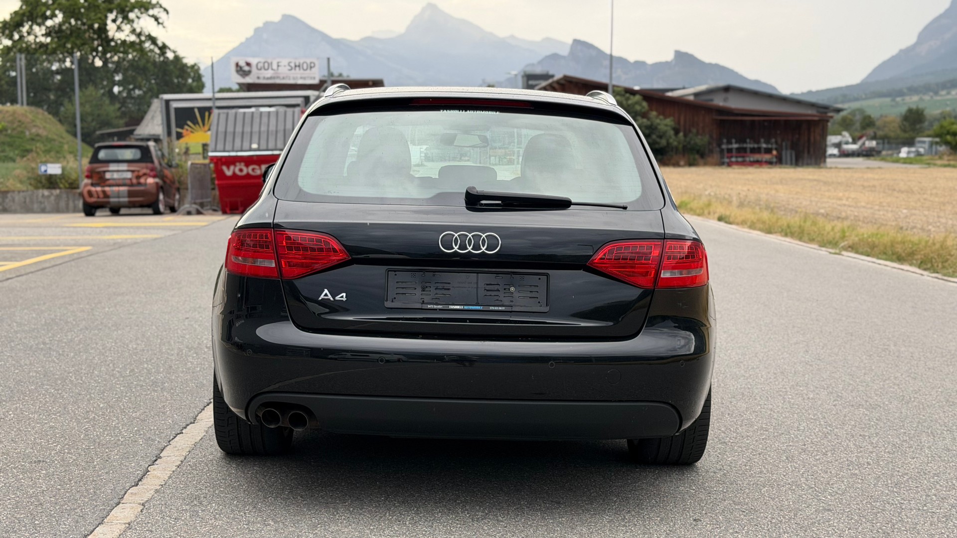 AUDI A4 Avant 2.0 TDI quattro-showroom-element-2
