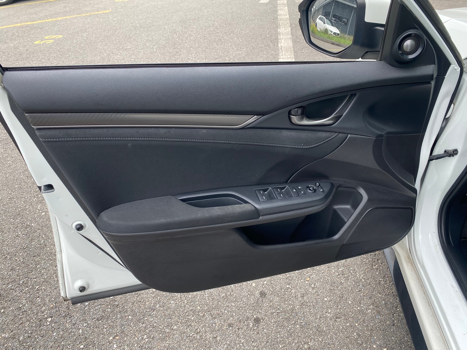 HONDA Civic 1.5 VTEC Sport Plus-image-12