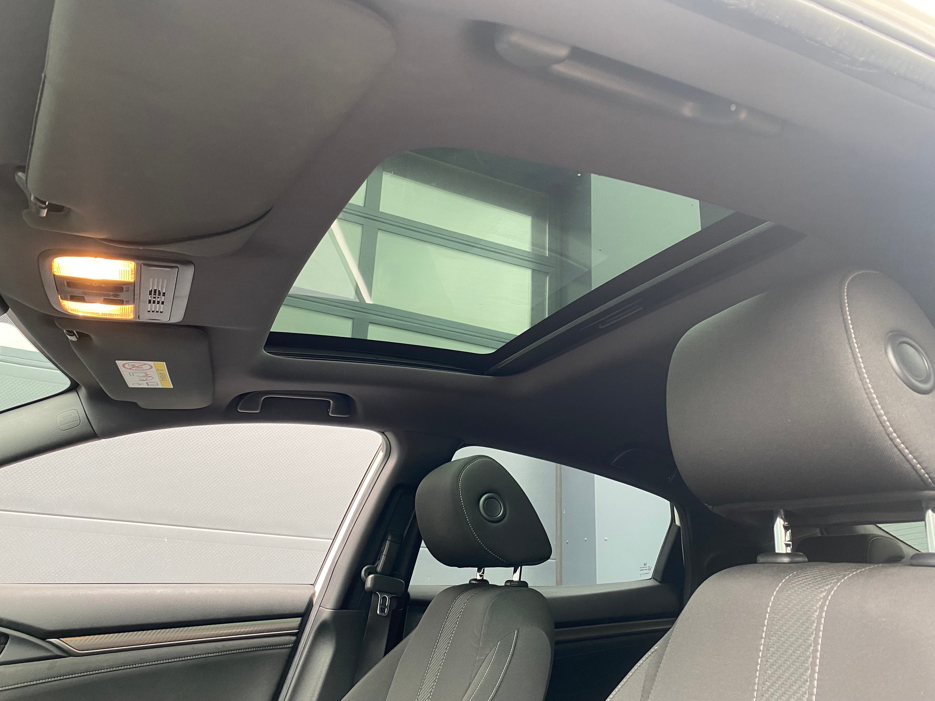 HONDA Civic 1.5 VTEC Sport Plus-image-15