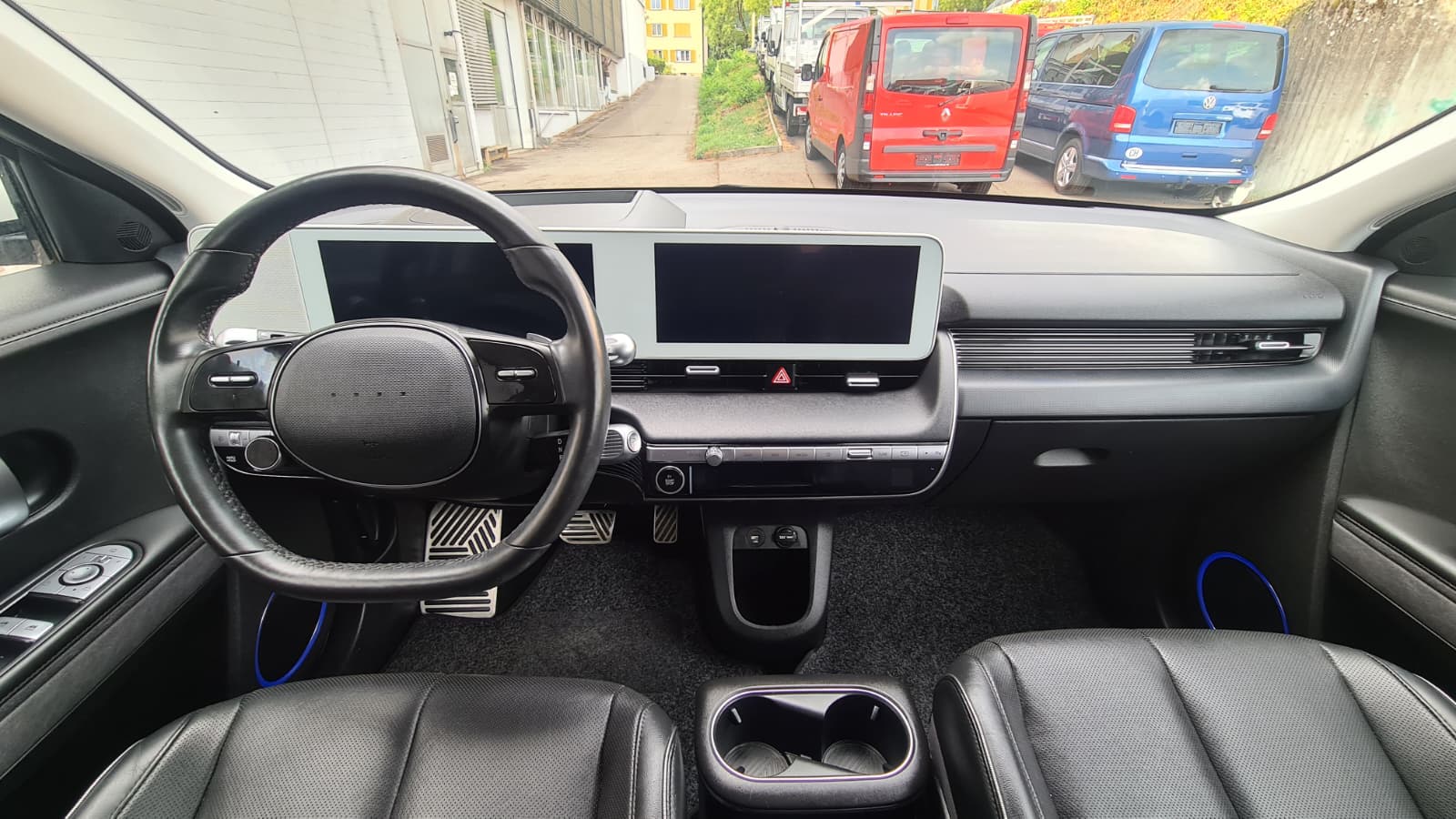 HYUNDAI Ioniq 5 77kWh Amplia 2WD ** Voll-Leder ** Gr-Navi ** RF-Kamera ** Sitzheizung V+H ** H-UP-Disp ** Modell 2023 **-image-16