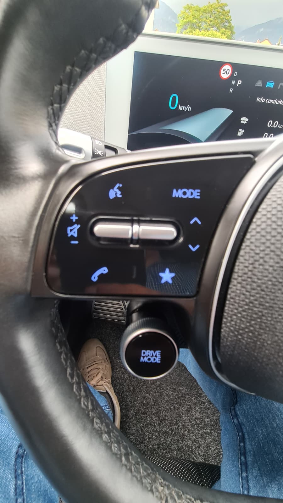 HYUNDAI Ioniq 5 77kWh Amplia 2WD ** Voll-Leder ** Gr-Navi ** RF-Kamera ** Sitzheizung V+H ** H-UP-Disp ** Modell 2023 **-image-12