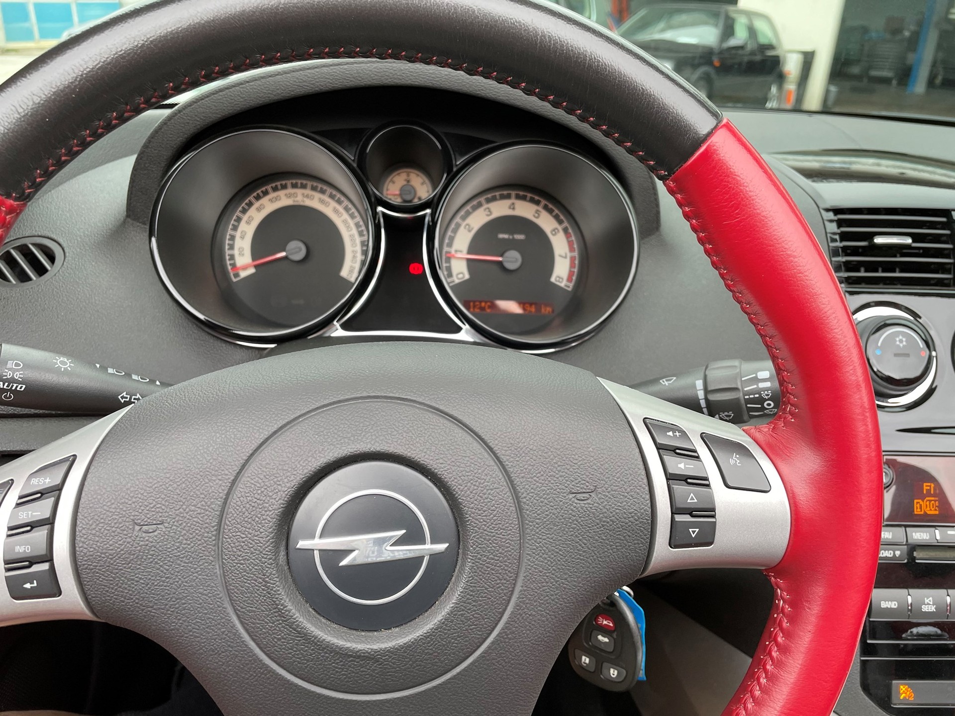 OPEL GT 2.0 Turbo-image-7