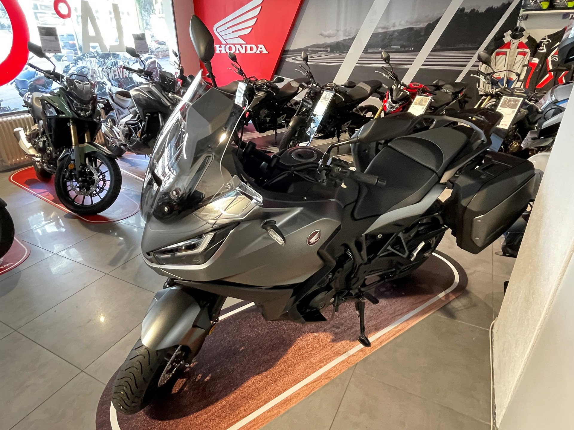 HONDA NT 1100 DCT-image-1