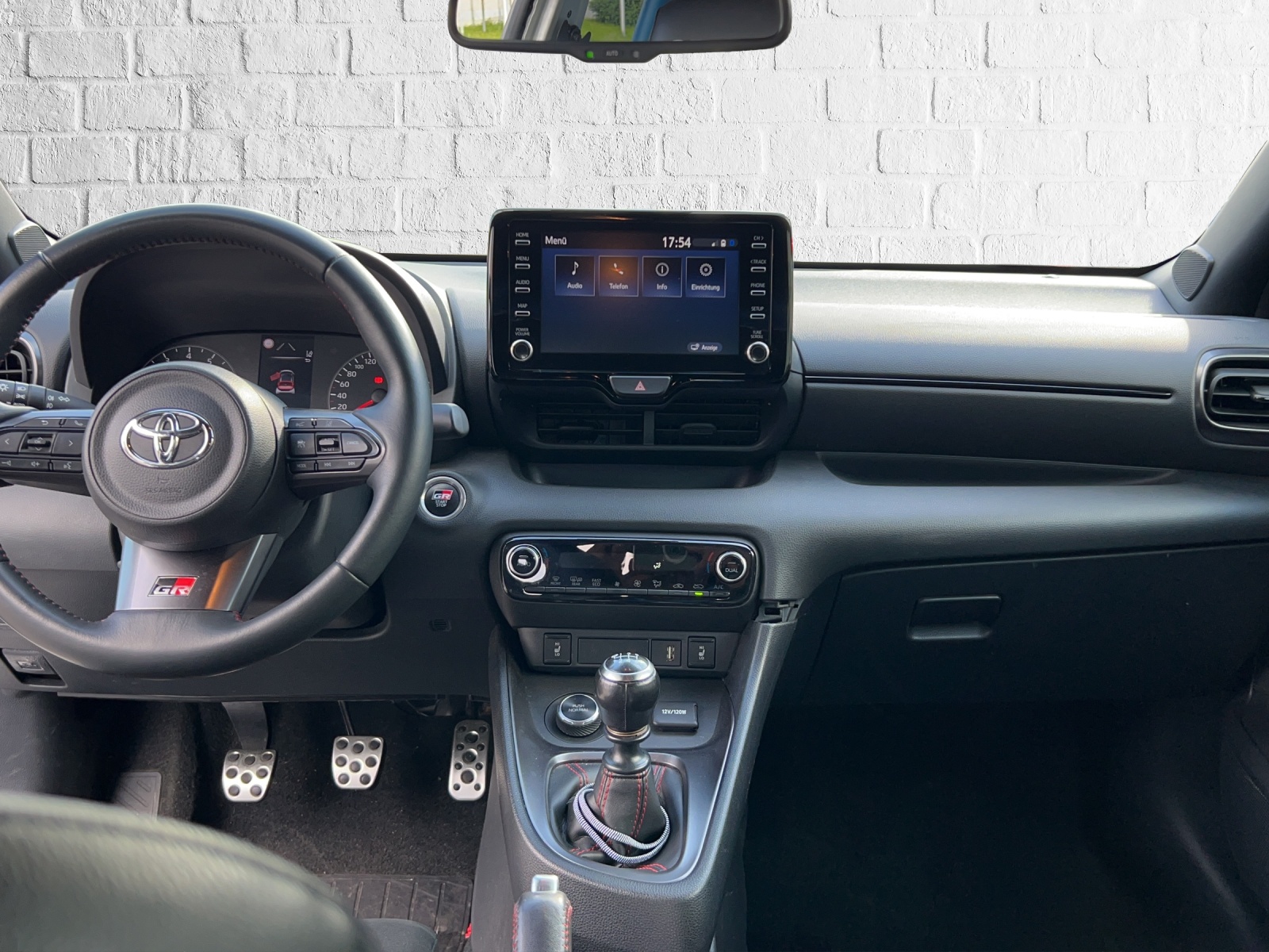 TOYOTA Yaris 1.6 GR Sport 4x4 Circuit-Pack-image-18