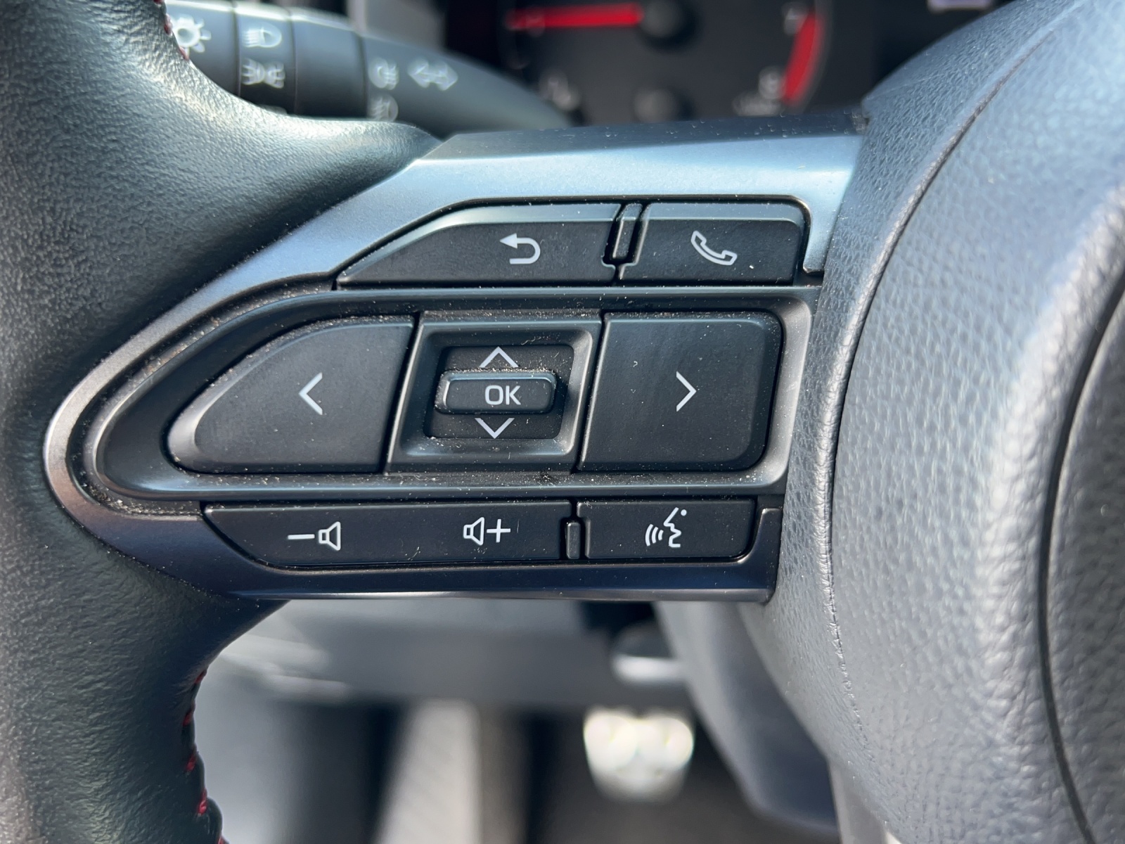 TOYOTA Yaris 1.6 GR Sport 4x4 Circuit-Pack-image-16