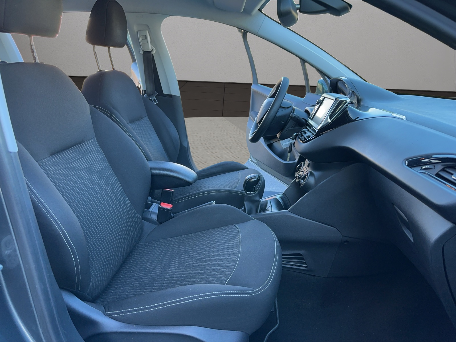PEUGEOT 208 1.2 PureTech Access-image-16