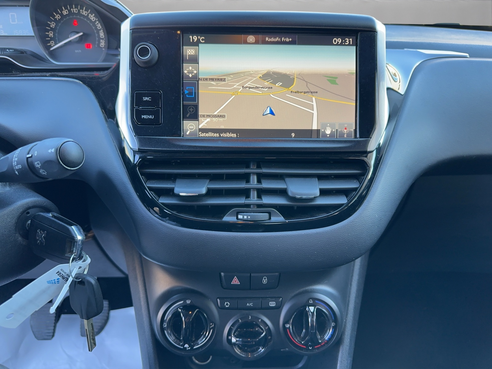 PEUGEOT 208 1.2 PureTech Access-image-14