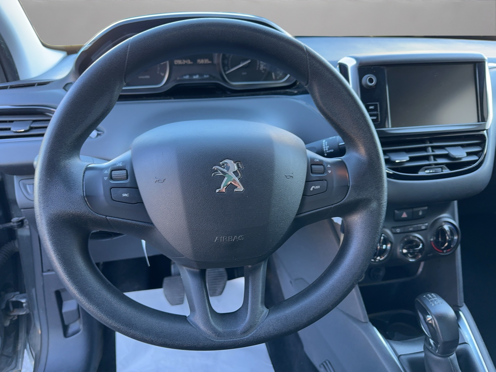 PEUGEOT 208 1.2 PureTech Access-image-9