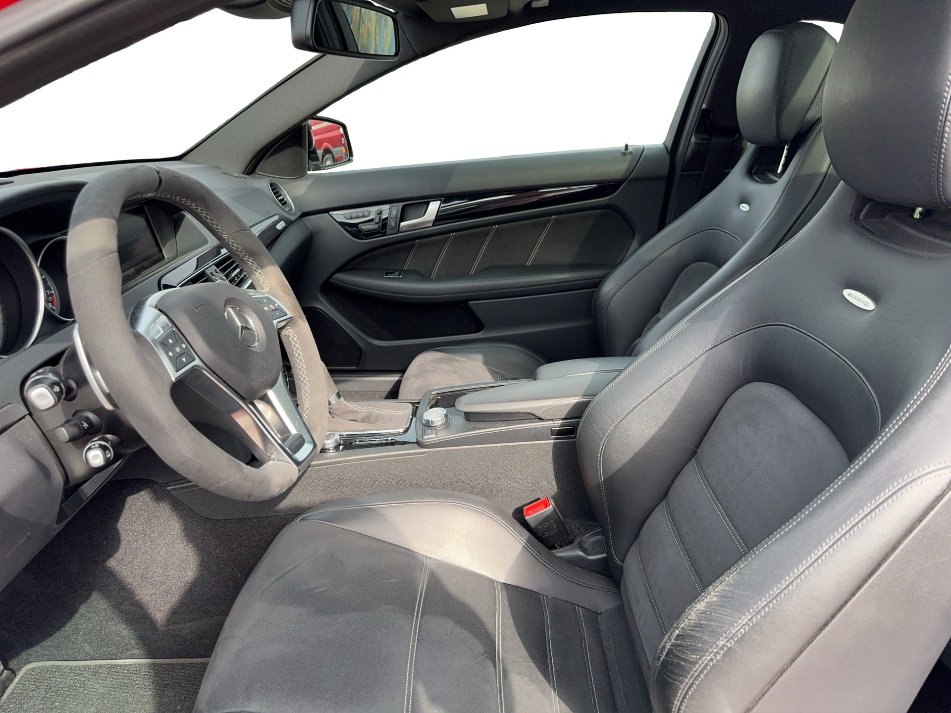 MERCEDES-BENZ C 63 Coupé AMG Edition 507 Speedshift MCT-image-8