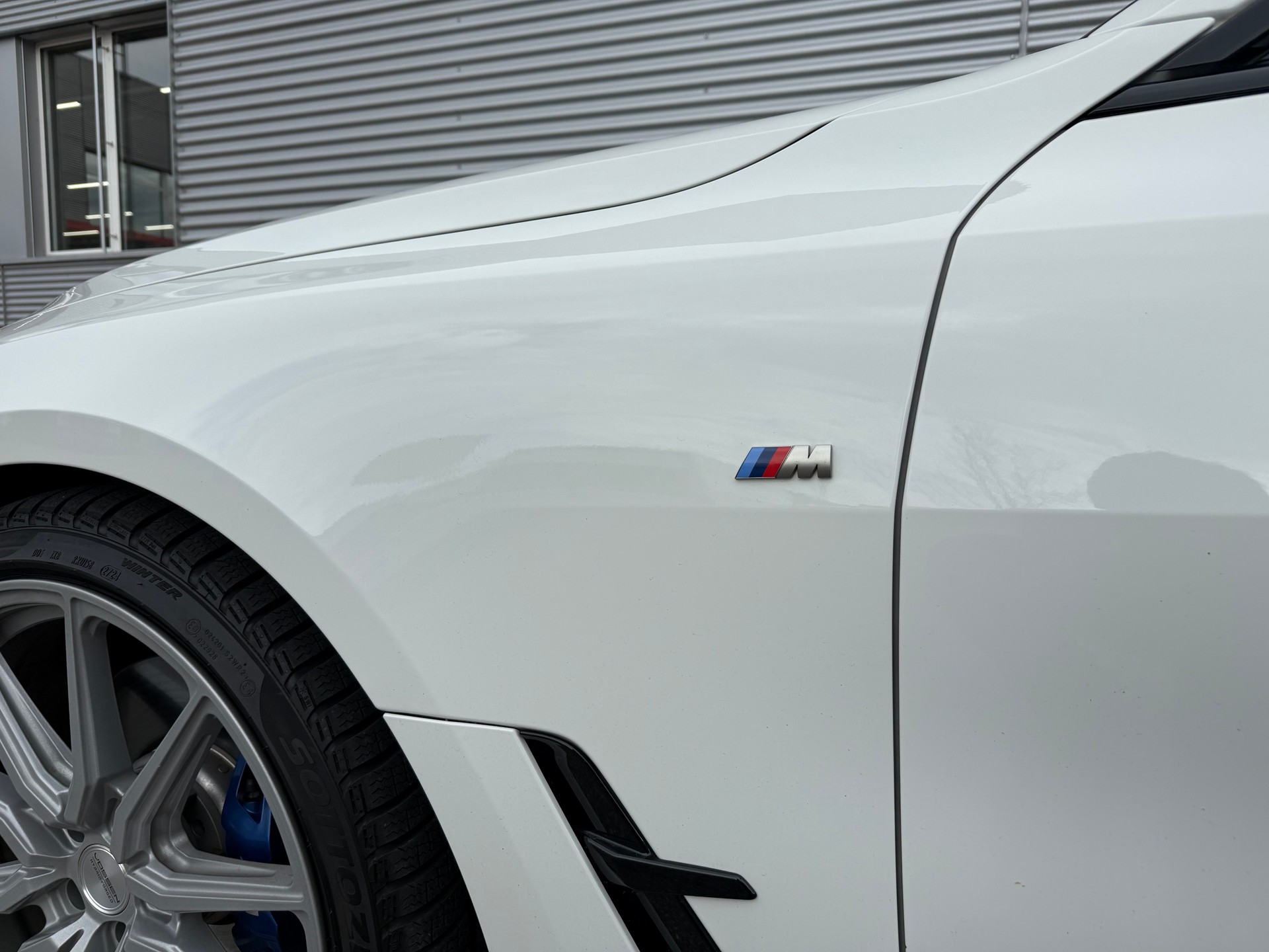 BMW i4 M50-showroom-element-2