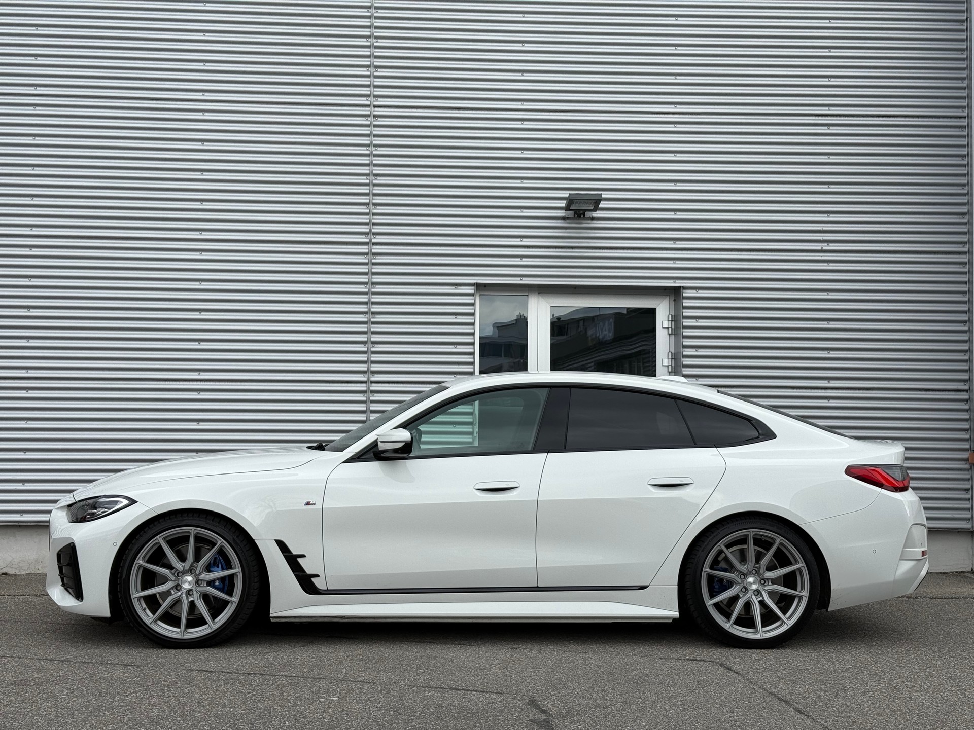BMW i4 M50-showroom-element-1