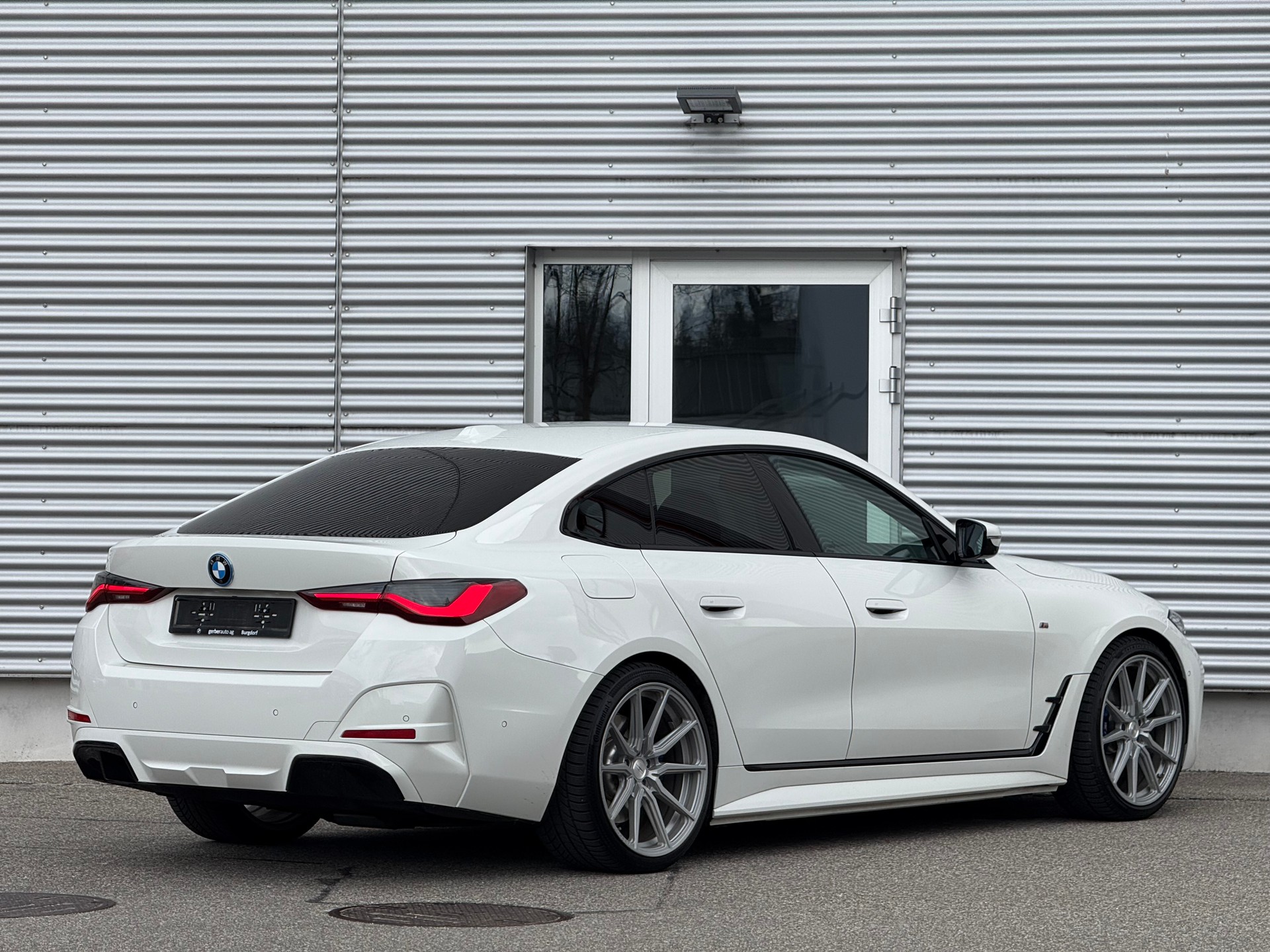 BMW i4 M50-showroom-element-3