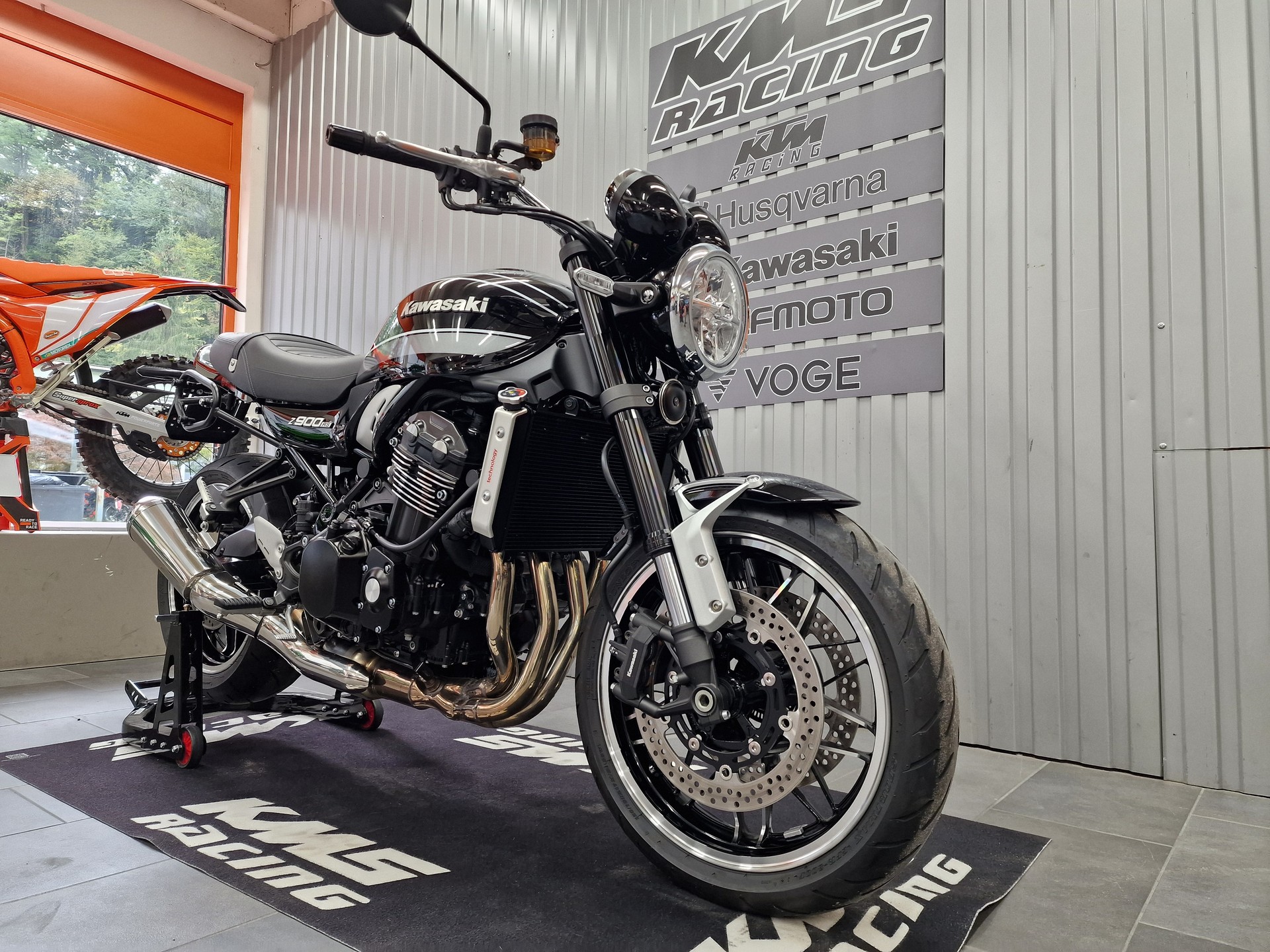 KAWASAKI Z 900 RS-image-1