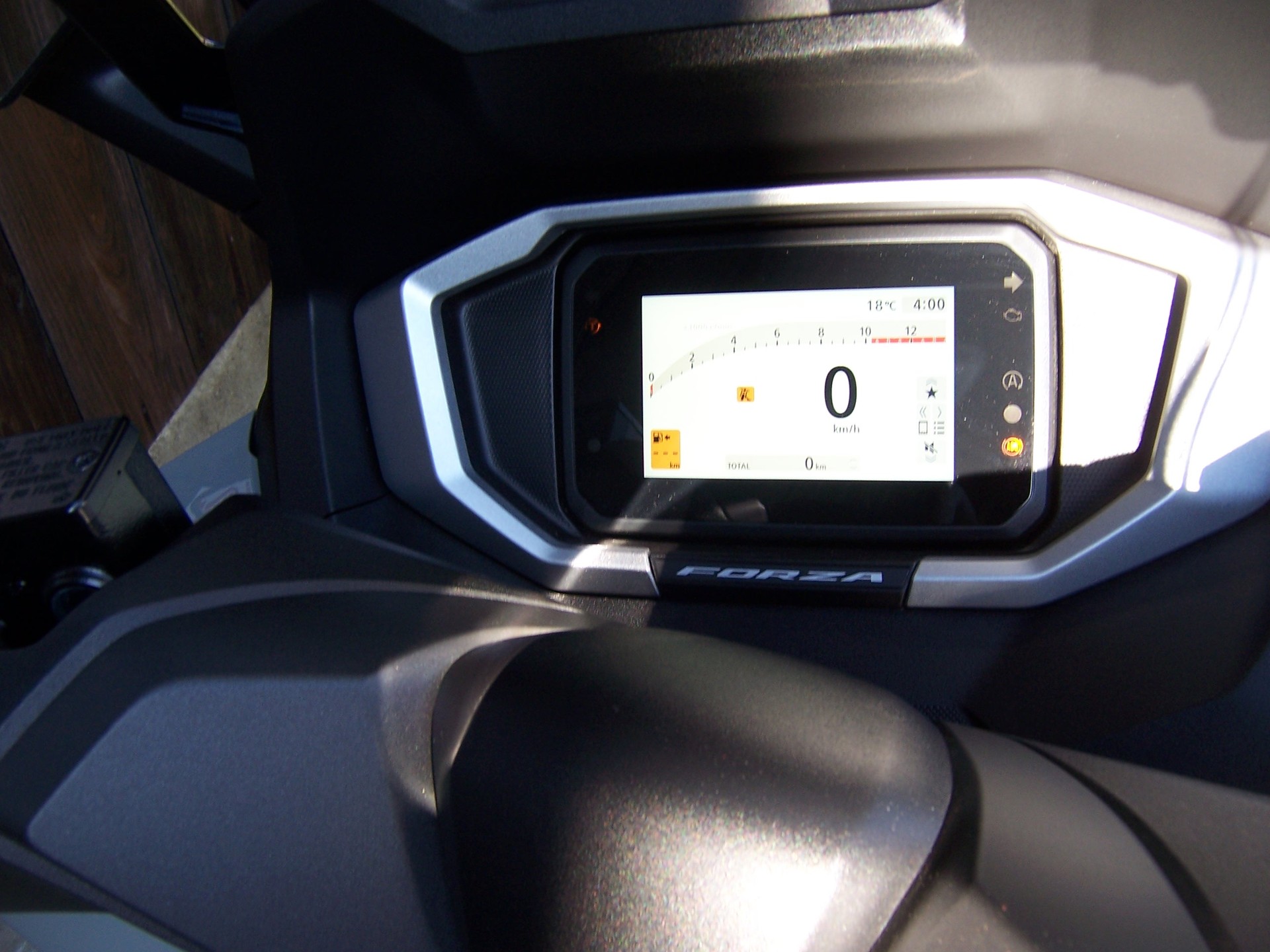 HONDA Nss 125 Forza Smart TopBox-image-6