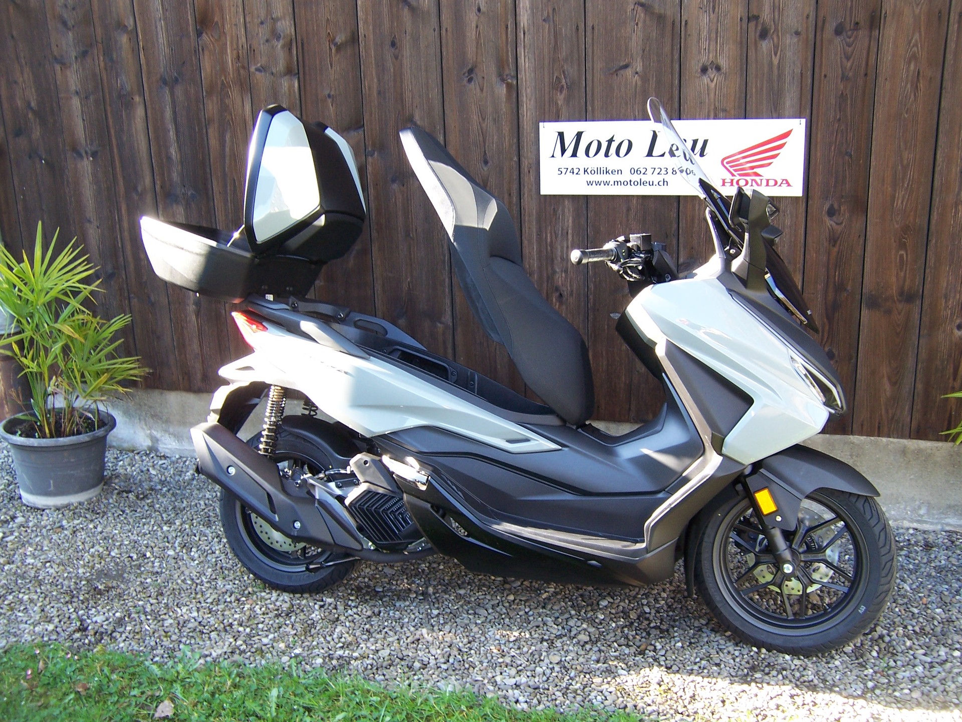 HONDA Nss 125 Forza Smart TopBox-image-12