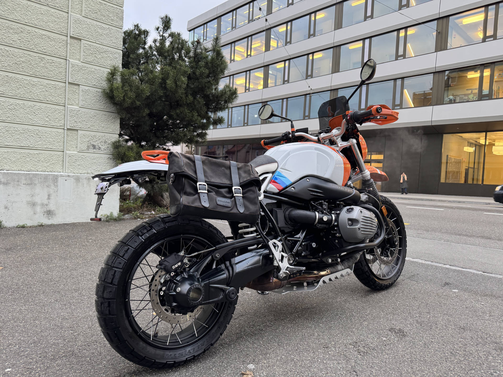 BMW R 1200 NineT Urban ABS-image-2