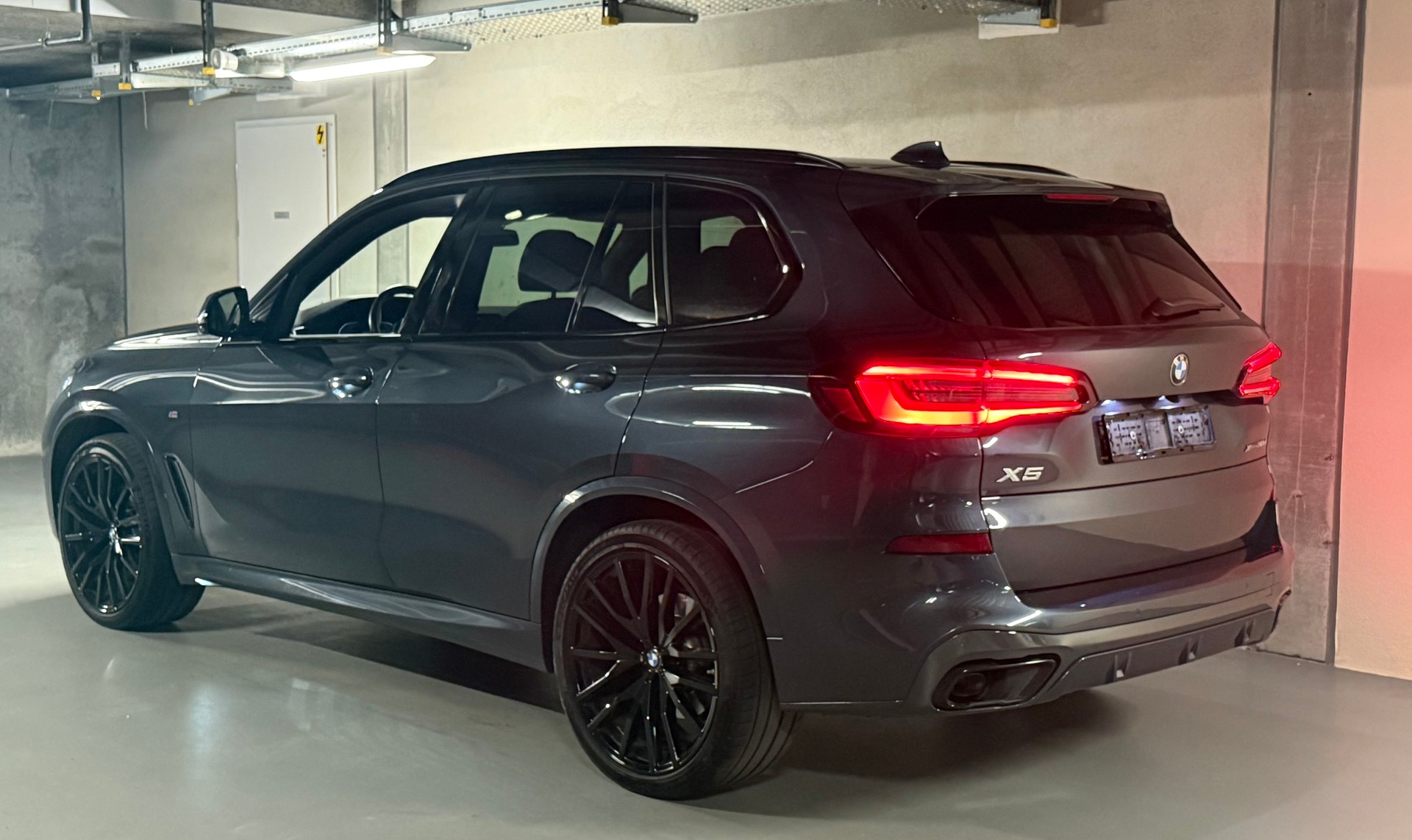 BMW X5 xDrive 48V 30d M Sport Steptronic-showroom-element-3